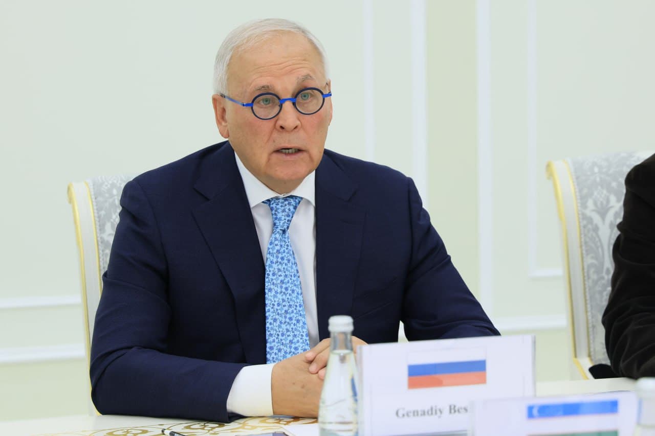 Хоким Ферганской области Хайрулло Бозоров сегодня принял делегацию во главе с председателем Исполнительного комитета Совета по сотрудничеству в области топливно-энергетического комплекса СНГ Геннадием Бессоновым