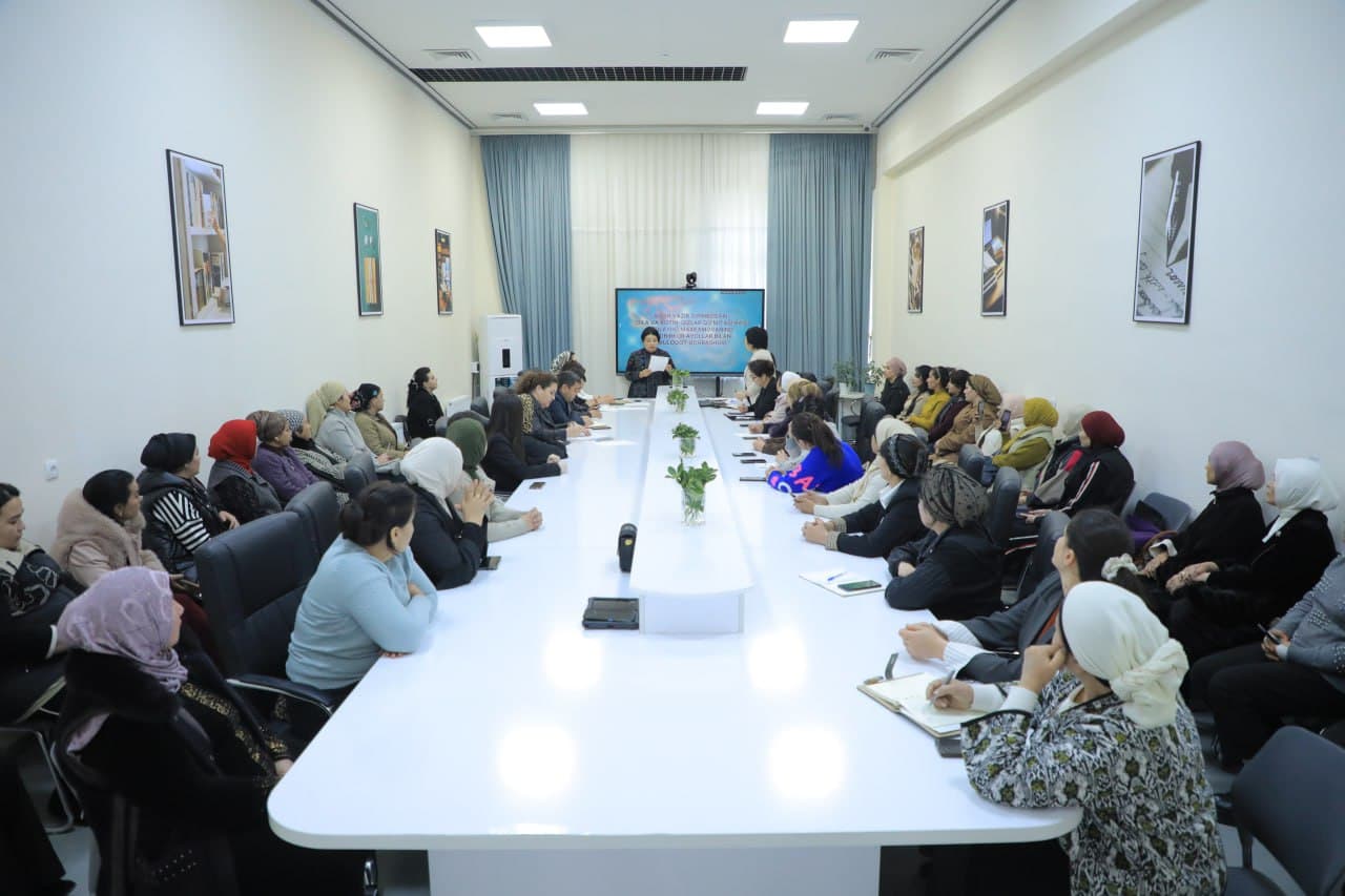 Вилоят ахборот-кутубхона марказида “Оила ва никоҳ – муқаддас” мавзусида семинар ташкил этилди