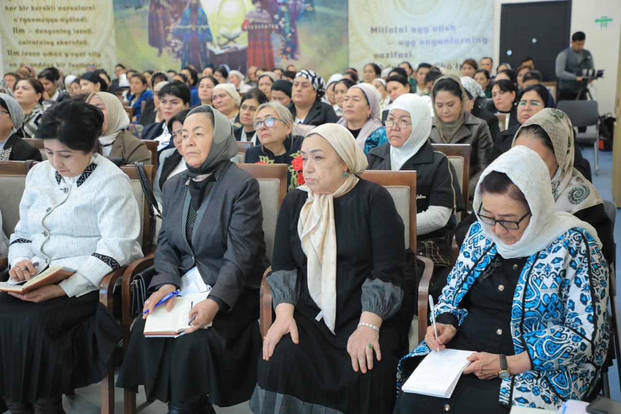 Вилоят ахборот-кутубхона марказида “Оила ва никоҳ – муқаддас” мавзусида семинар ташкил этилди