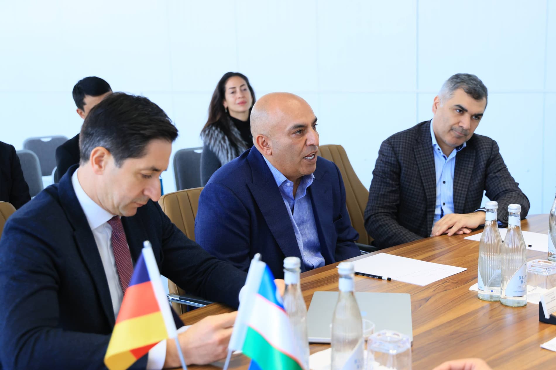 Viloyat hokimi Xayrullo Bozorov Germaniyaning “Alcon Development Group” kompaniyasi boshqaruv direktori Ziya Gaziyev boshchiligidagi delegatsiyani qabul qildi