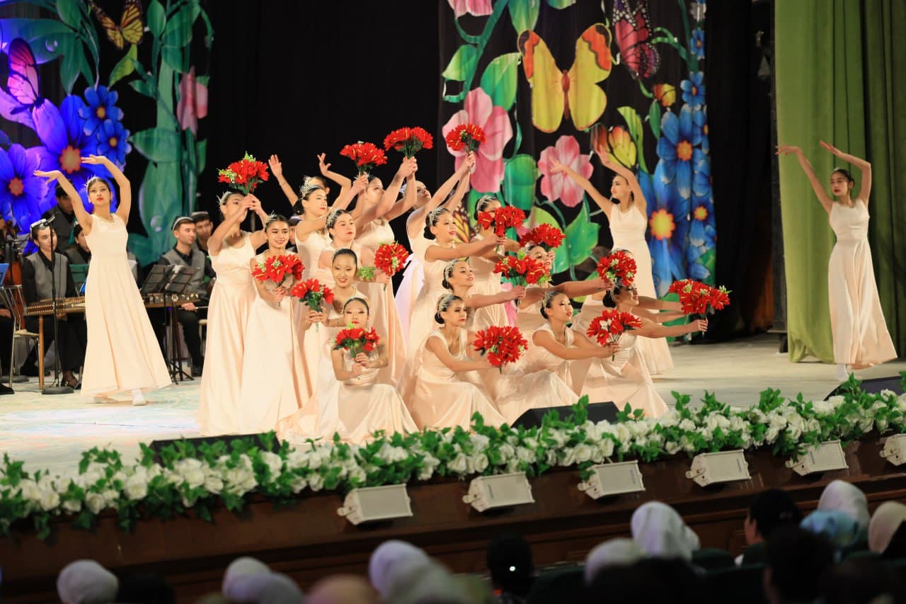 Нафосат ва гўзаллик байрами: Фарғонада Халқаро хотин-қизлар куни кенг нишонланмоқда