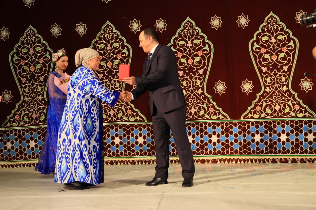 Нафосат ва гўзаллик байрами: Фарғонада Халқаро хотин-қизлар куни кенг нишонланмоқда