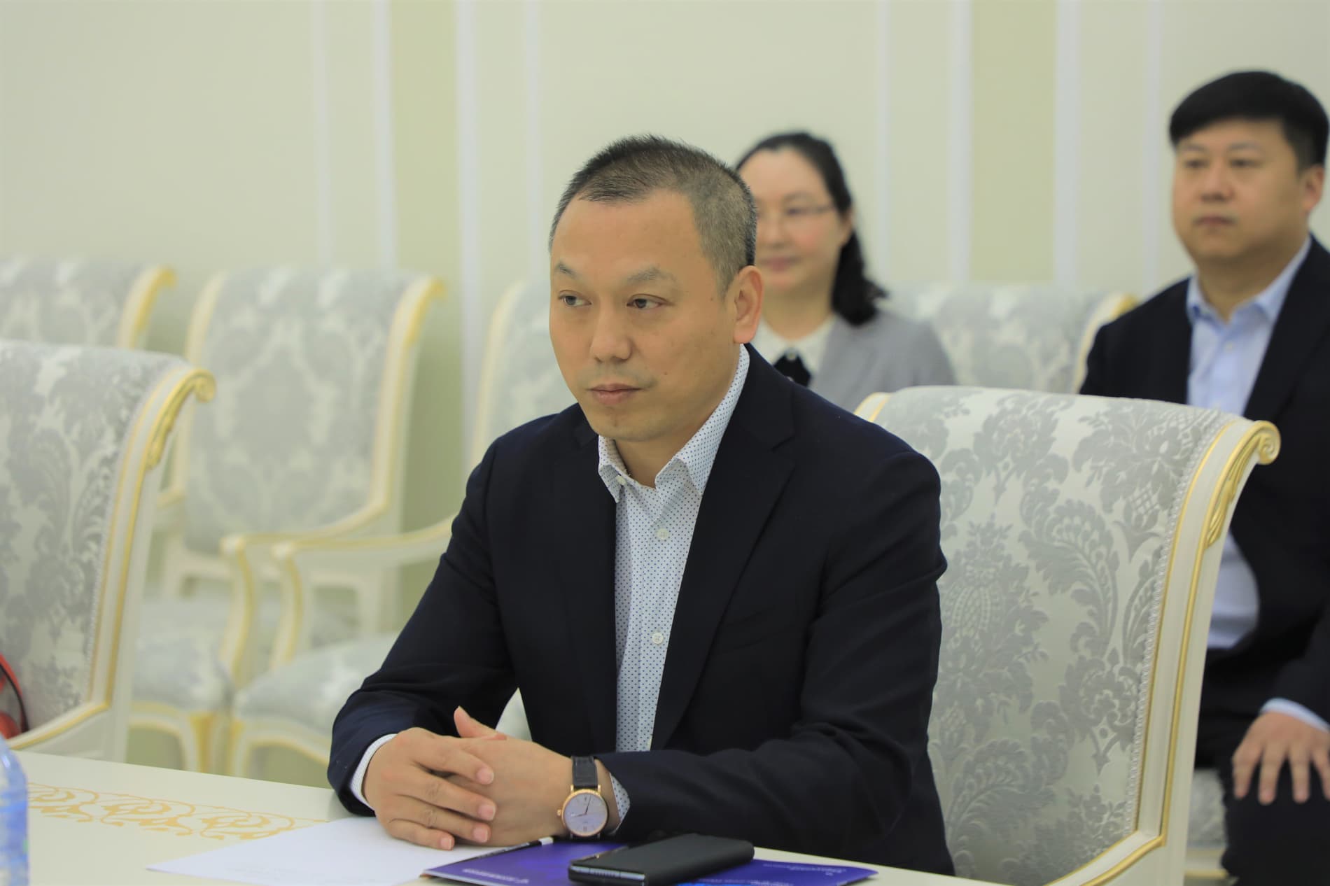 Вилоят ҳокимининг ўринбосари Нуриддин Мамажонов вилоятимизда истиқболли инвестиция лойиҳаларини амалга оширишни режалаштираётган хитойлик инвесторлар гуруҳи билан учрашув ўтказди