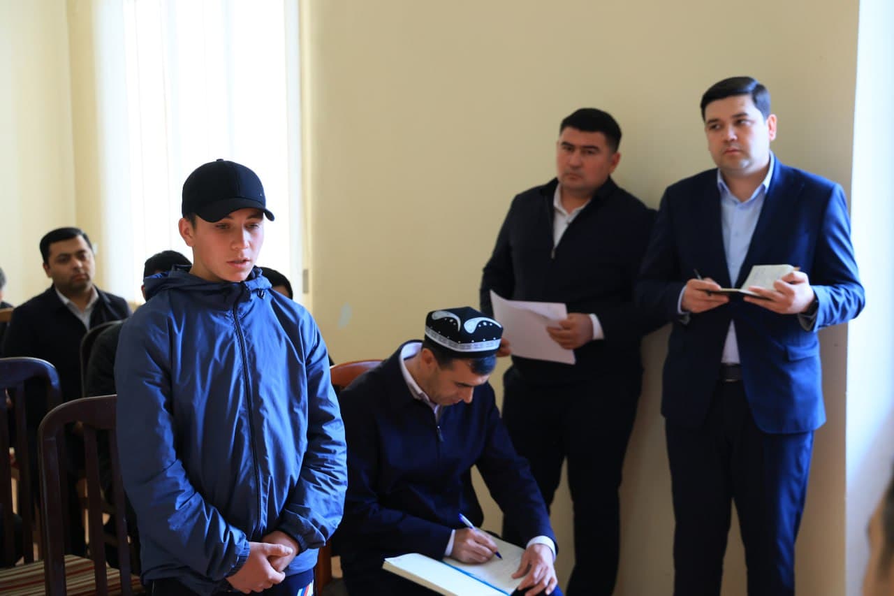 Viloyat hokimi Xayrullo Bozorov bugun Farg‘ona tumanidagi Yangi asr MFYda o‘ziga biriktirilgan yoshlar bilan uchrashdi