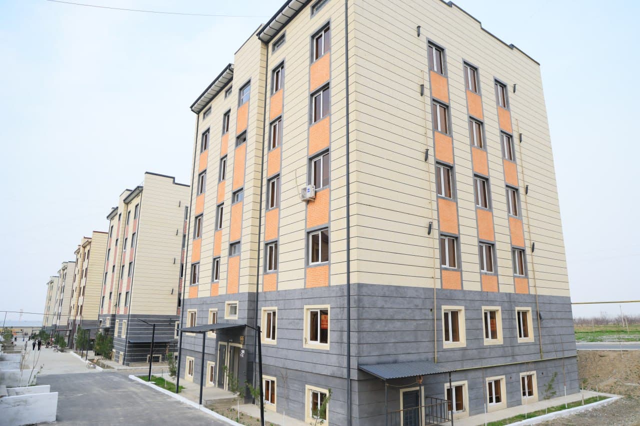 Viloyat hokimi Xayrullo Bozorov bugun Farg‘ona tumanidagi Yangi asr MFYda o‘ziga biriktirilgan yoshlar bilan uchrashdi