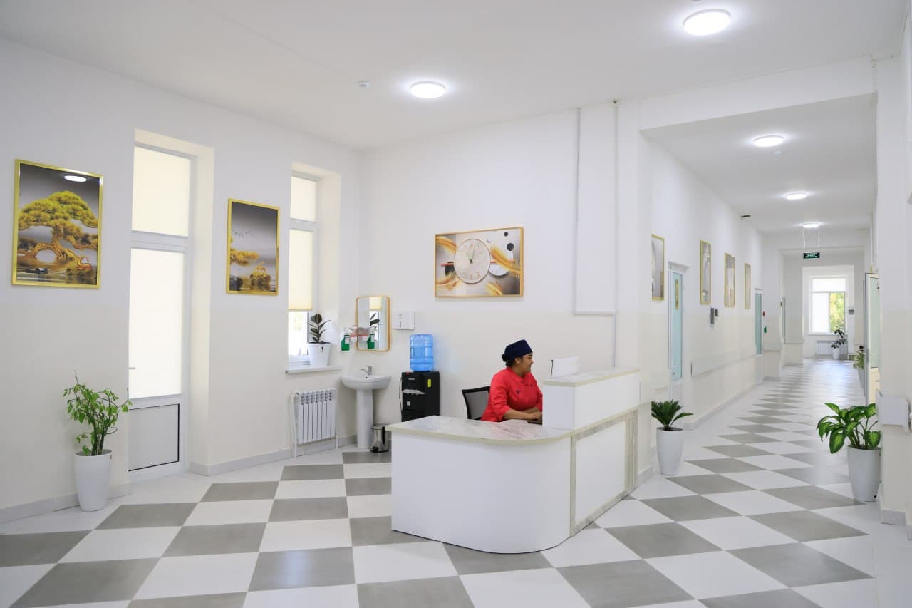 Бугун Фарғона жамоат саломатлиги тиббиёт институтининг замонавий кўп тармоқли клиникаси — “Ақлли шифохона” фаолият бошлади