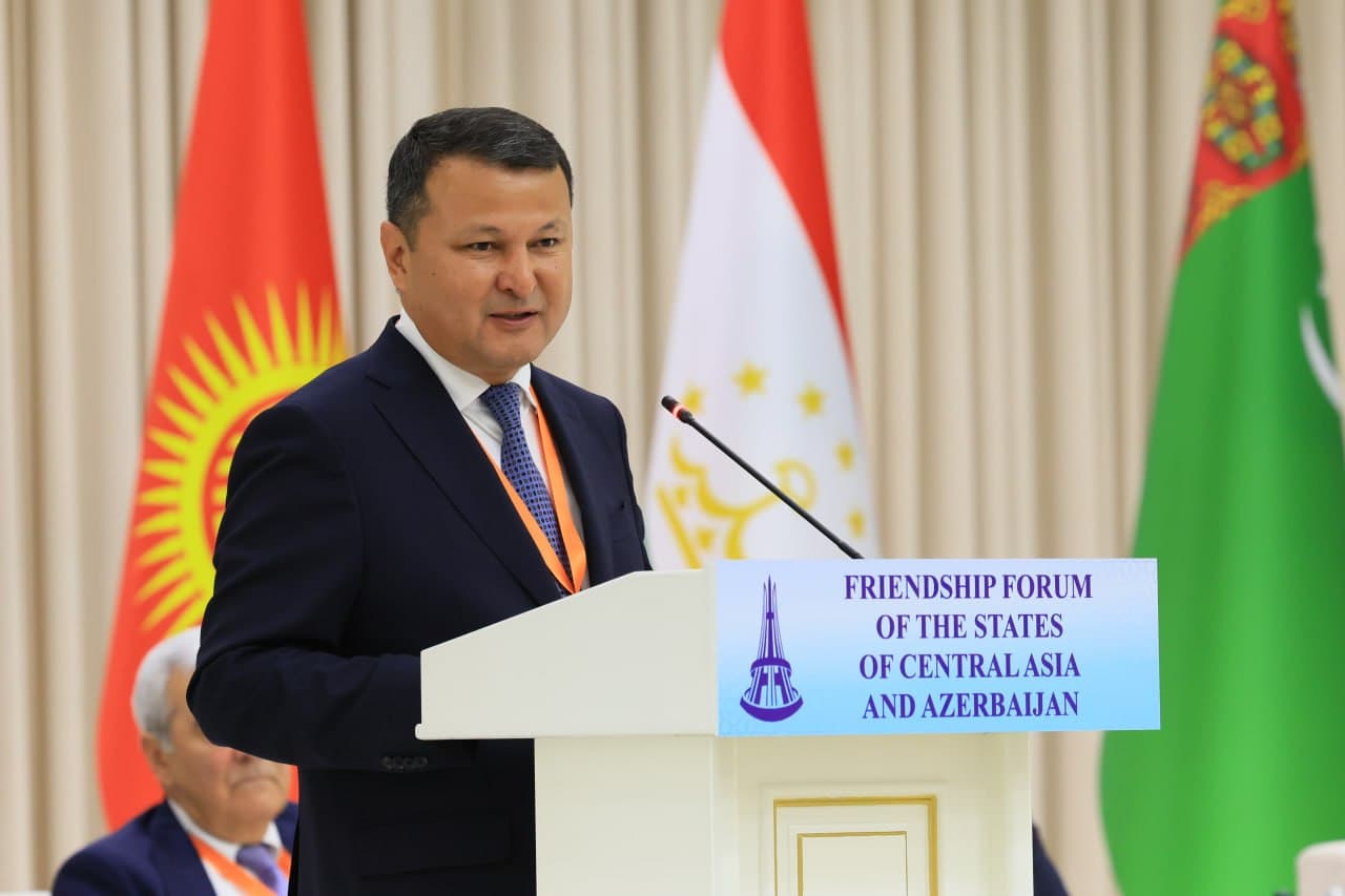Фарғона вилоятида ўтказилаётган “Марказий Осиё давлатлари ва Озарбайжон” дўстлик форуми доирасида “Марказий Осиё давлатлари ва Озарбайжон дўстлигининг янги даври” мавзусида халқаро конференция бўлиб ўтди