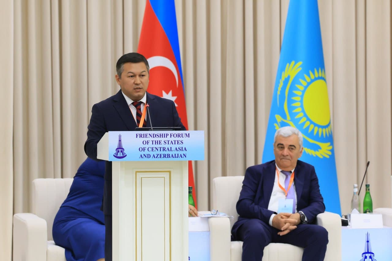 Фарғона вилоятида ўтказилаётган “Марказий Осиё давлатлари ва Озарбайжон” дўстлик форуми доирасида “Марказий Осиё давлатлари ва Озарбайжон дўстлигининг янги даври” мавзусида халқаро конференция бўлиб ўтди