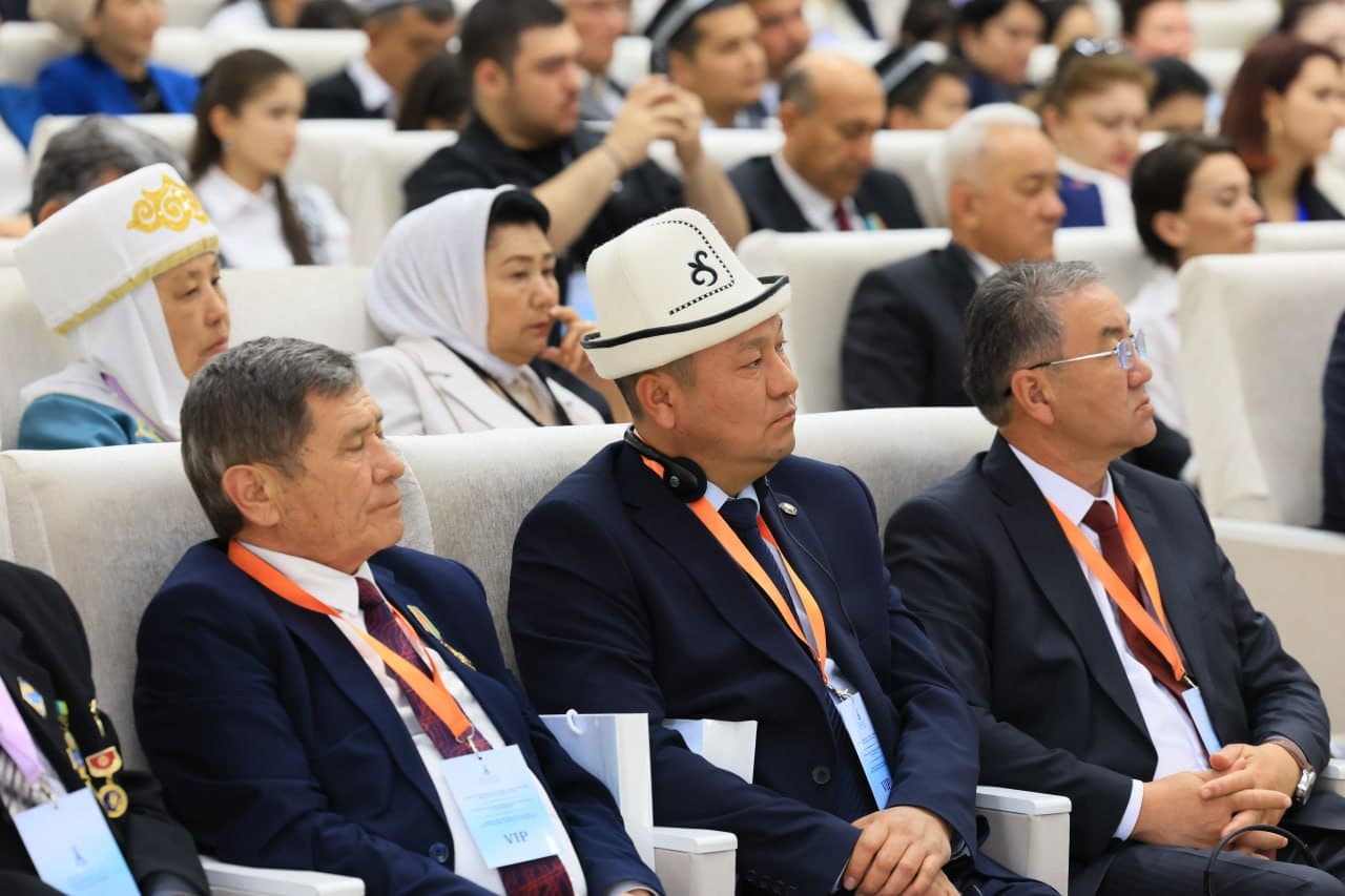 Фарғона вилоятида ўтказилаётган “Марказий Осиё давлатлари ва Озарбайжон” дўстлик форуми доирасида “Марказий Осиё давлатлари ва Озарбайжон дўстлигининг янги даври” мавзусида халқаро конференция бўлиб ўтди