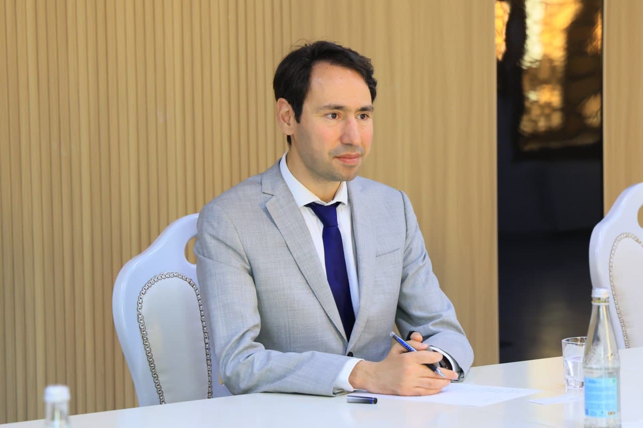 The Ambassador Extraordinary and Plenipotentiary of France to Uzbekistan, Walid Fouque, who arrived on a working visit to the Fergana region, met today with Governor of the region Khayrullo Bozorov, as part of the visit program