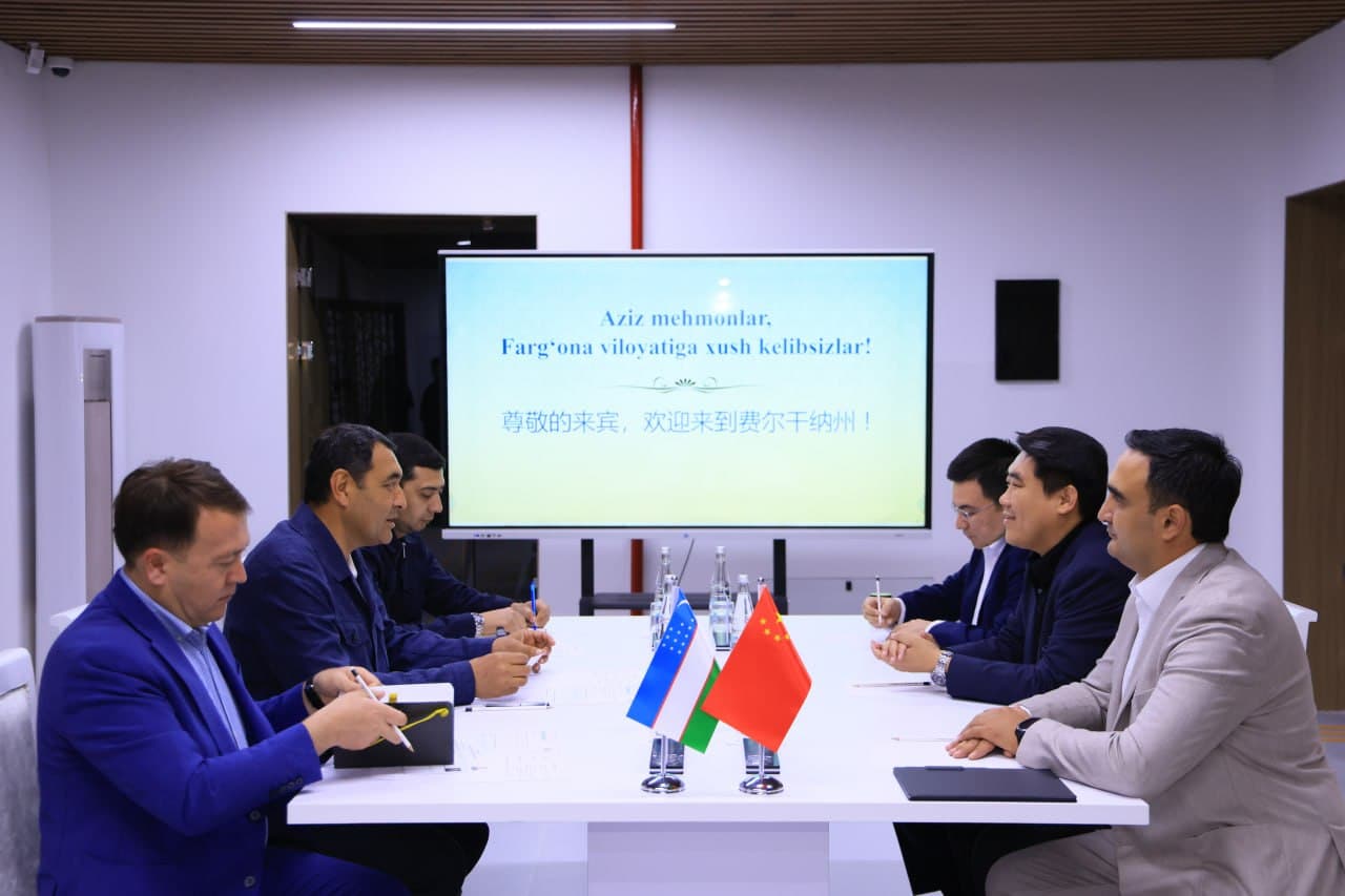 Viloyat hokimi Xayrullo Bozorov Xitoyning “Runking Automotive Group” kompaniyasi direktori Jeng Guochuan boshchiligidagi delegatsiya bilan uchrashdi
