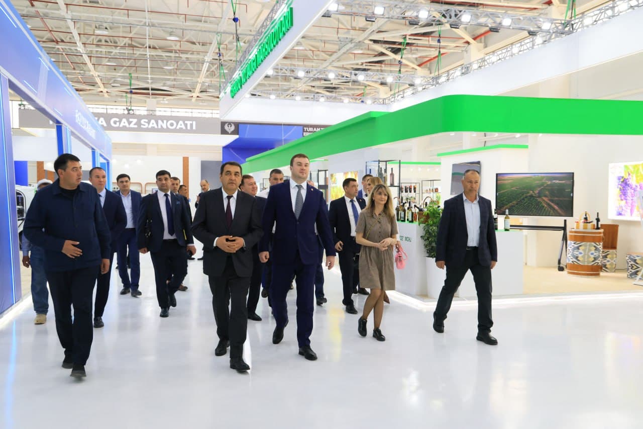 A delegation of officials and business representatives led by the Governor of the Omsk Region of the Russian Federation, Vitaly Khotsenko, familiarized themselves with the industrial and economic potential of the Fergana Region during their visit.