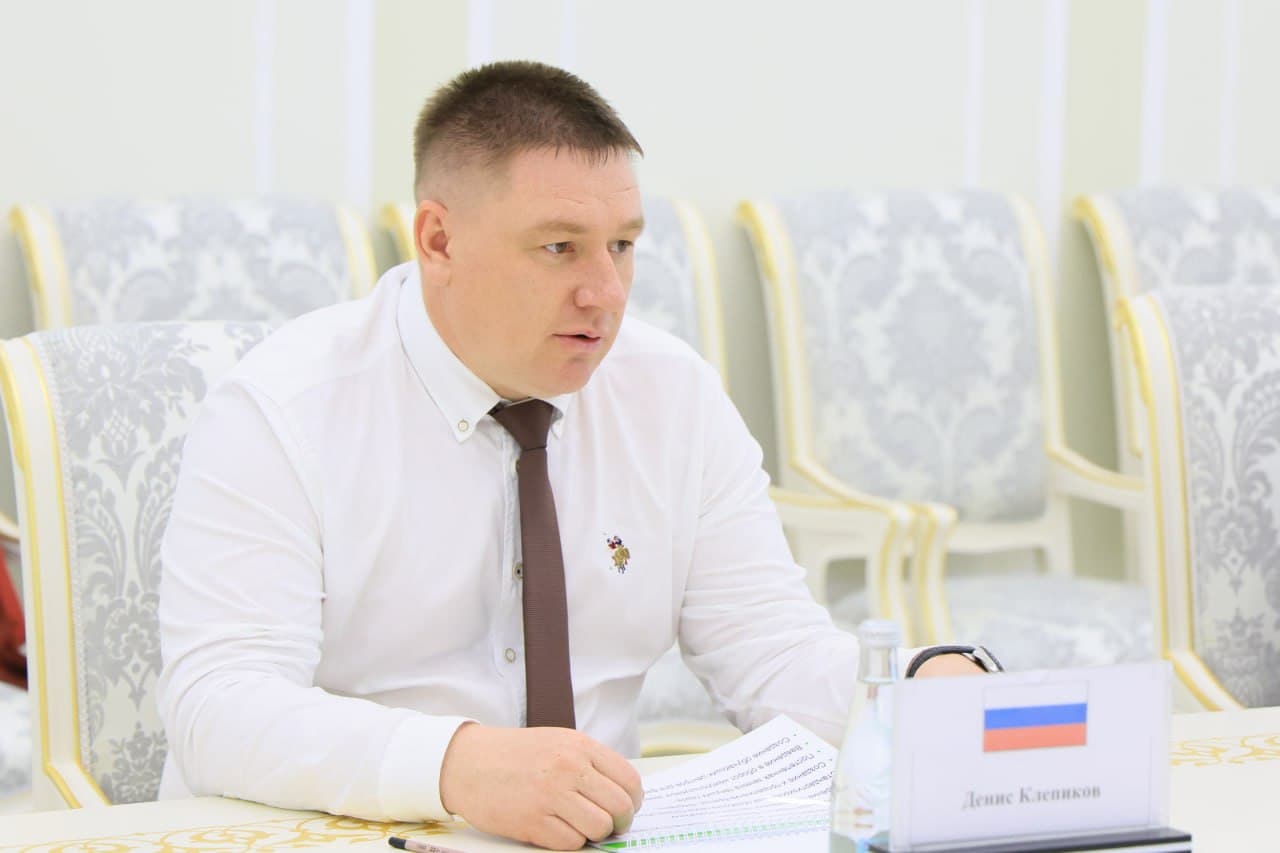 Хоким области Хайрулло Бозоров принял Дениса Клепикова, учредителя компании «From Wild International s.r.o.», головной офис которой расположен в Чехии