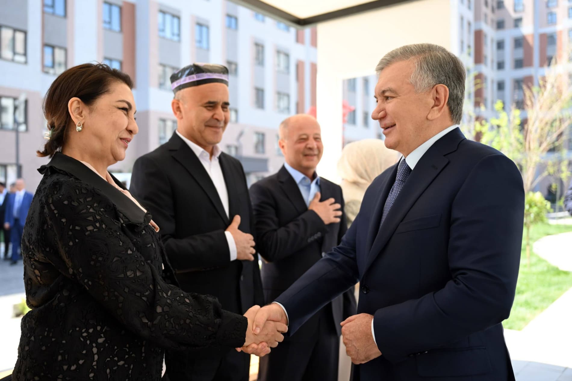 Prezident Qoʻqon shahrida barpo etilayotgan yangi massiv bilan tanishdi