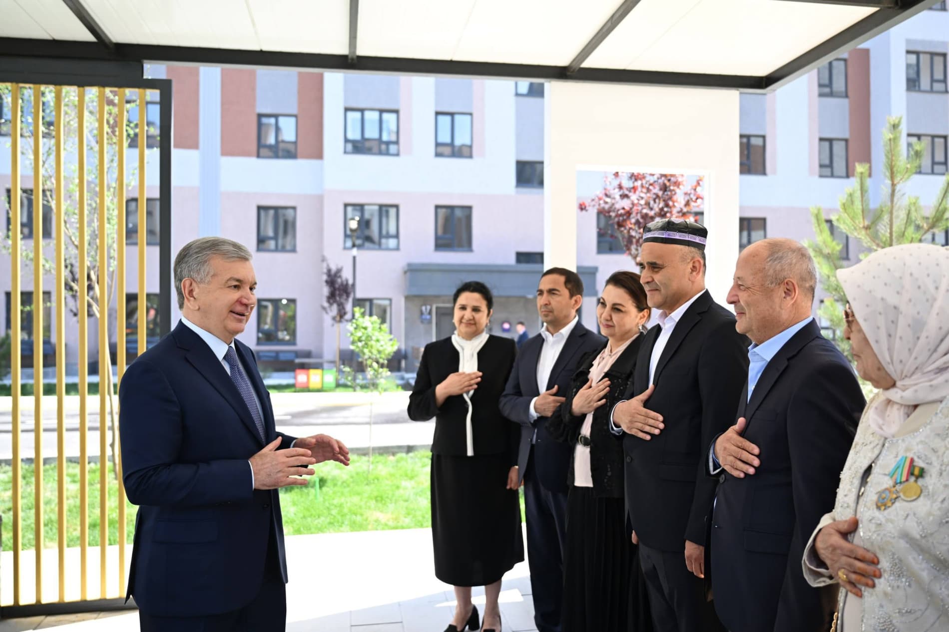 Prezident Qoʻqon shahrida barpo etilayotgan yangi massiv bilan tanishdi