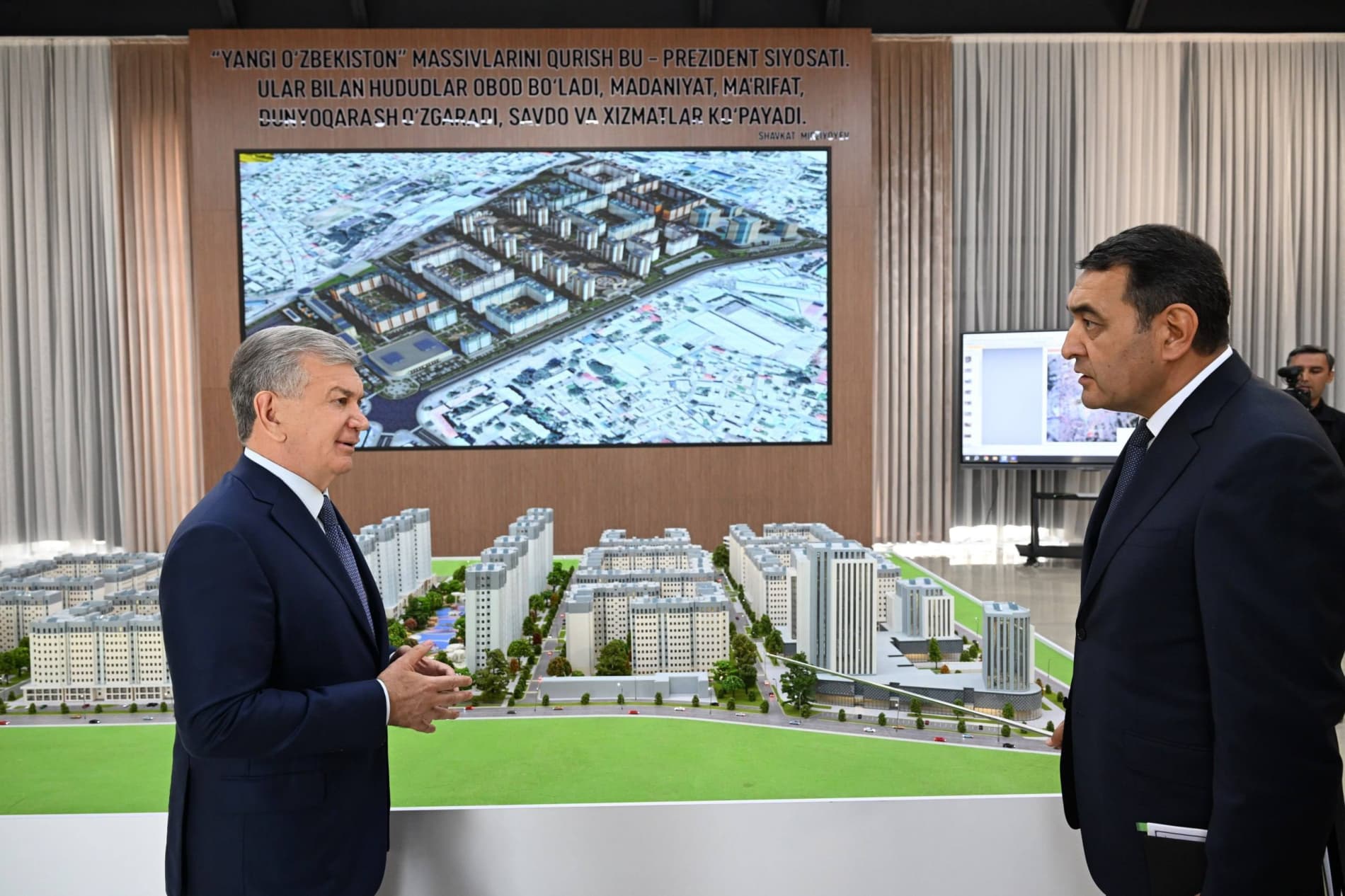 Prezident Qoʻqon shahrida barpo etilayotgan yangi massiv bilan tanishdi