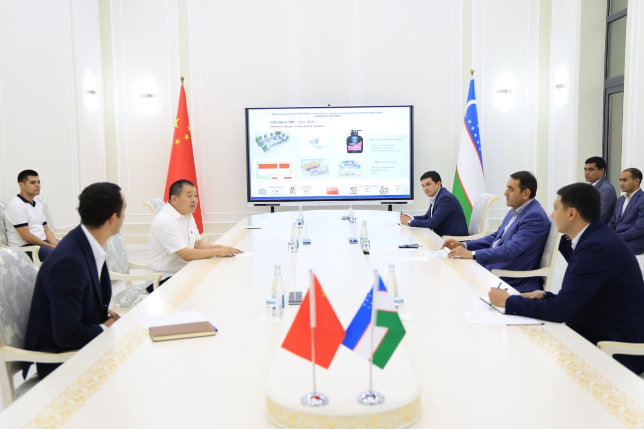 The Governor of the Fergana region Khayrullo Bozorov received Zhang Weixing, the head of the Chinese company "Shaoxing Shaxue Daily Chemical Products Co., Ltd" and founder of "LULIN" LLC