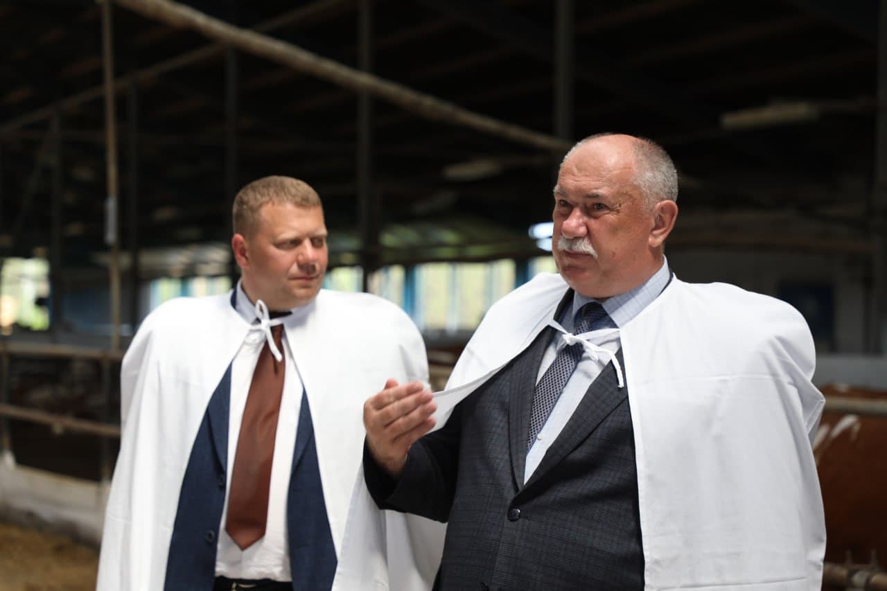 Fergana Delegation Studies Belarus' Advanced Livestock Practices