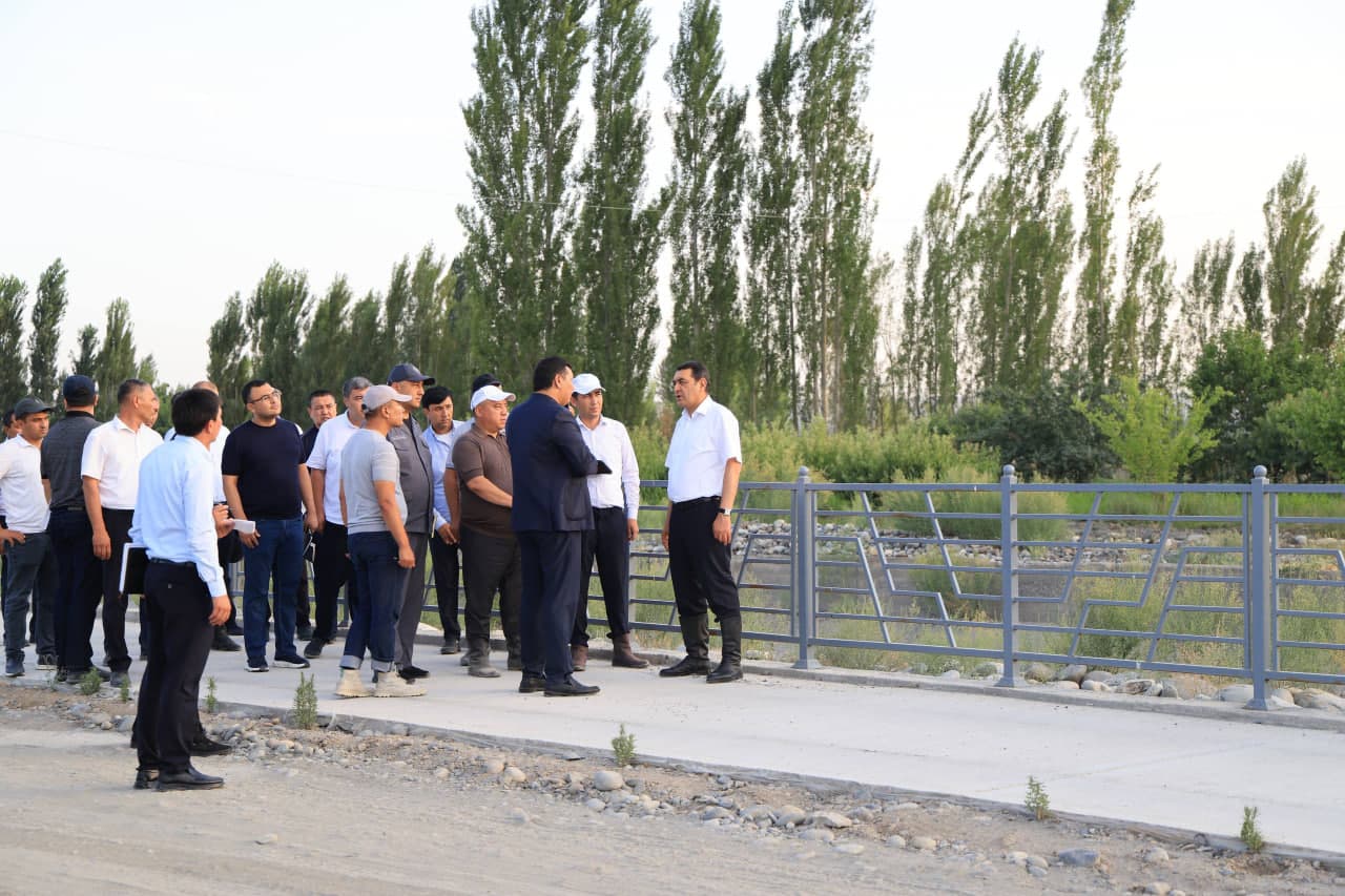 Regional Governor Khayrullo Bozorov reviewed major projects being implemented in Uchkuprik District in the fields of industry, tourism, and construction.