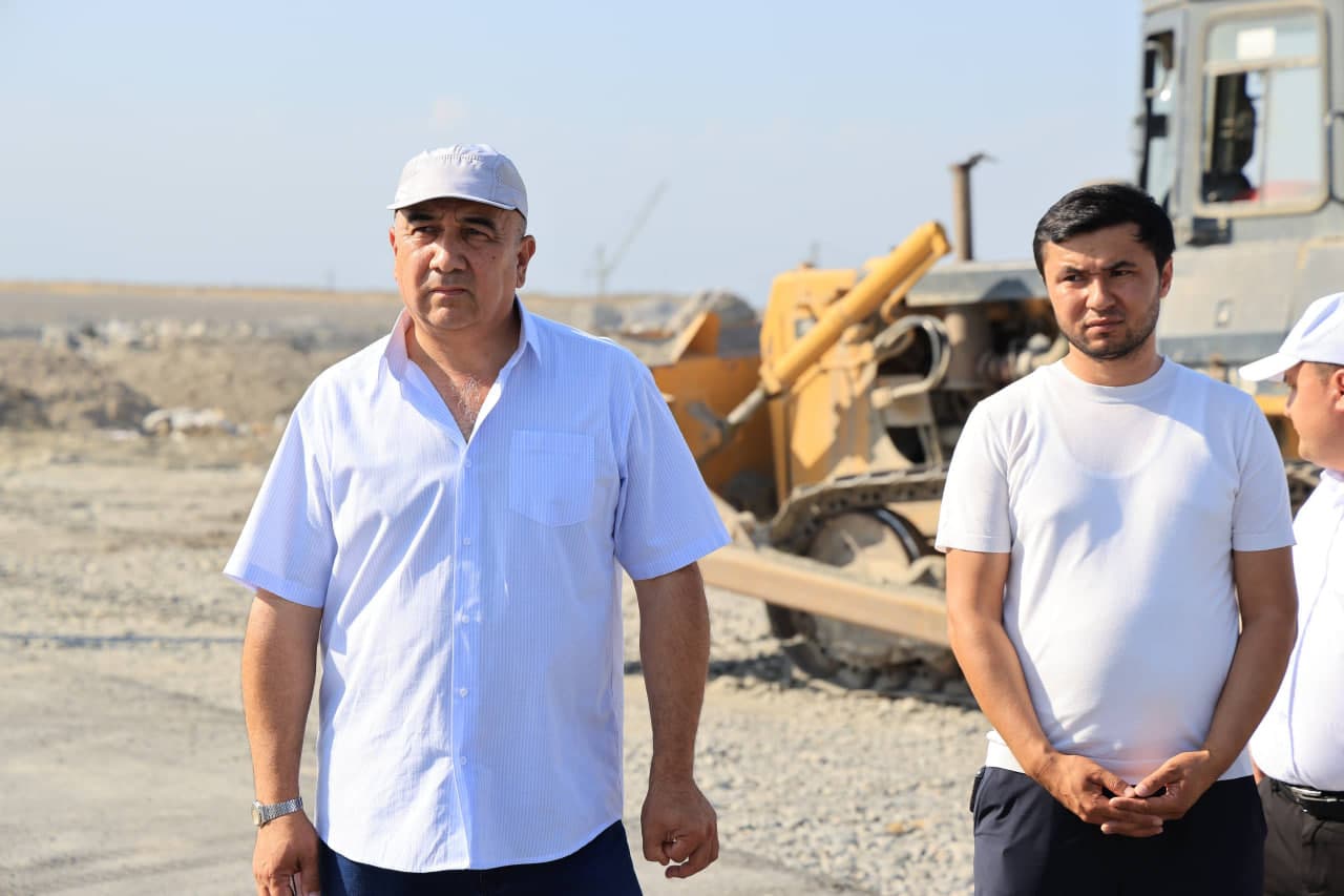 Regional Governor Khayrullo Bozorov reviewed major projects being implemented in Uchkuprik District in the fields of industry, tourism, and construction.