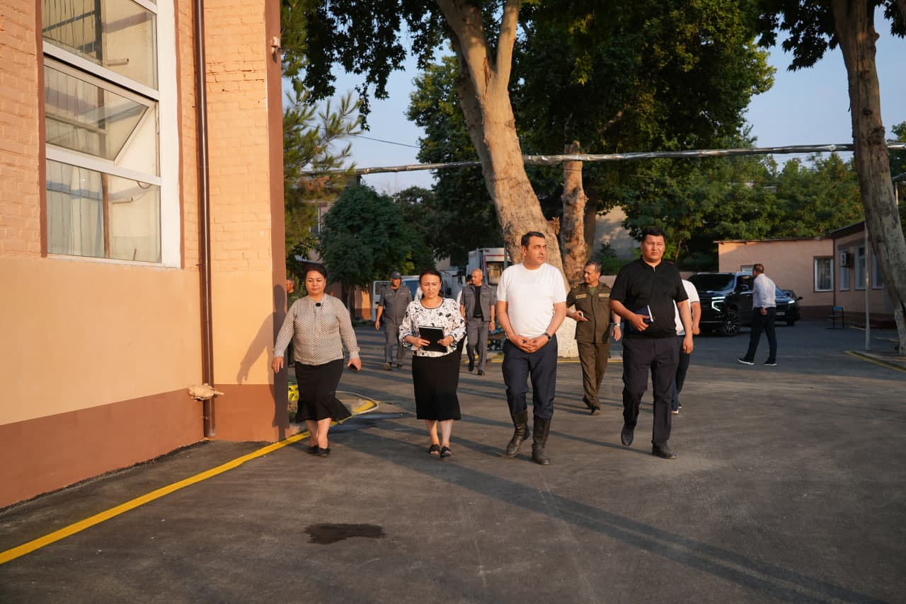 Regional Governor Khayrullo Bozorov visited the mahallas of Uchkuprik district and closely reviewed the implementation of key driver sectors being developed there.
