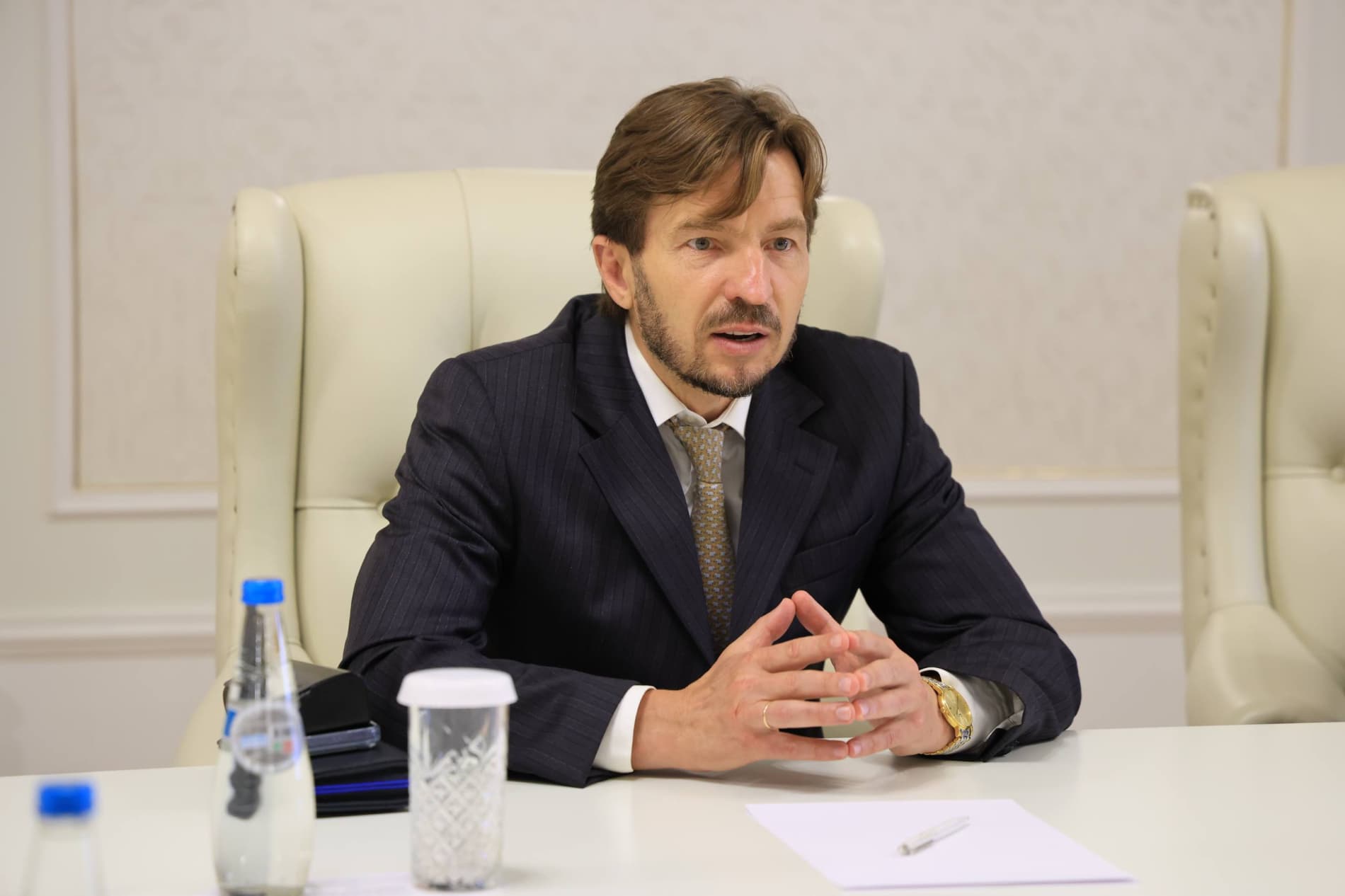 As part of the Third Forum of the Regions of the Republic of Uzbekistan and the Republic of Belarus, currently taking place in Minsk, Governor of Fergana Region Khayrullo Bozorov held a meeting with Belarusian entrepreneurs and company executives