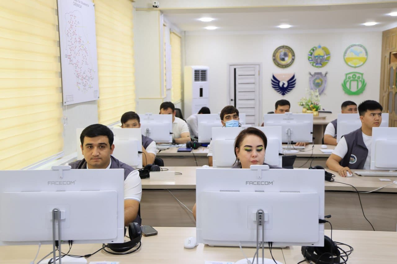 Viloyat hokimi Xayrullo Bozorov Farg‘ona shahridagi Raqamli monitoring markazi faoliyati bilan tanishdi