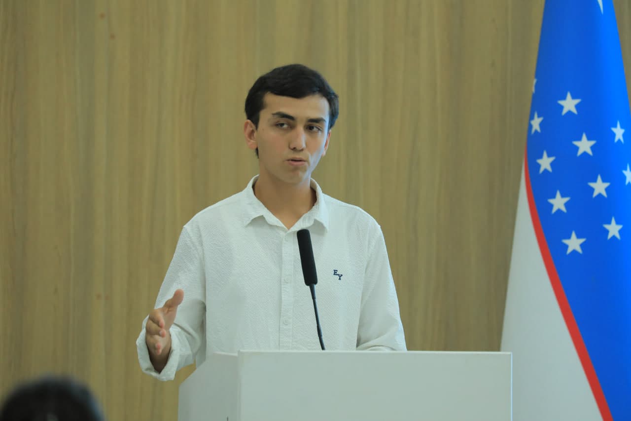 “Ёш мобилографлар мактаби” ва “SMM мактаби”: Фарғонада битирувчилар имкониятлари тақдим этилди