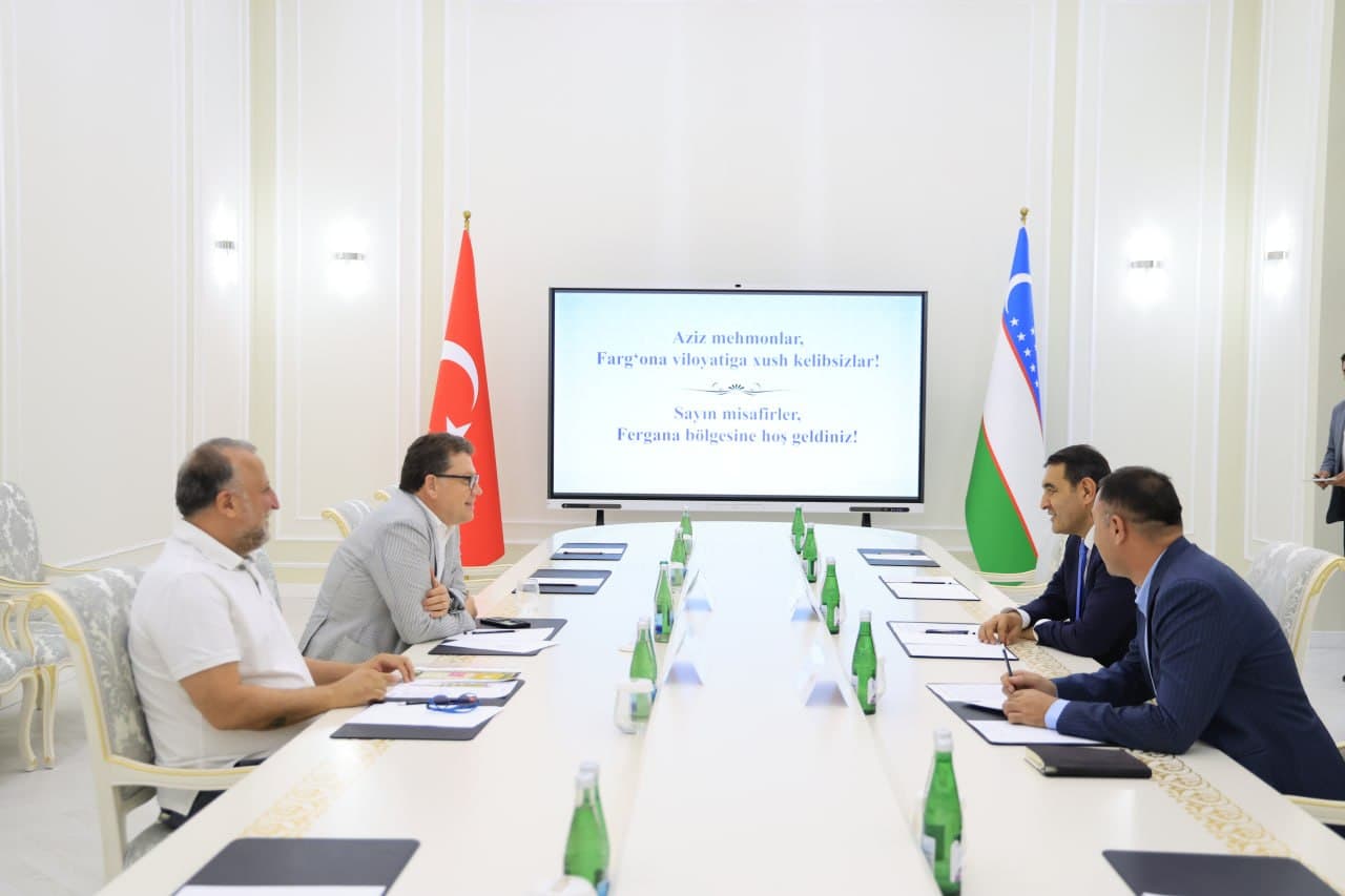 Regional Governor of Fergana Region Khayrullo Bozorov received Mehmet Alp Delimollaoğlu, head of the Turkish company “Terminal Yapı ve Ticaret Anonim Şirketi,” and Turkish investor Cemil Akıllı