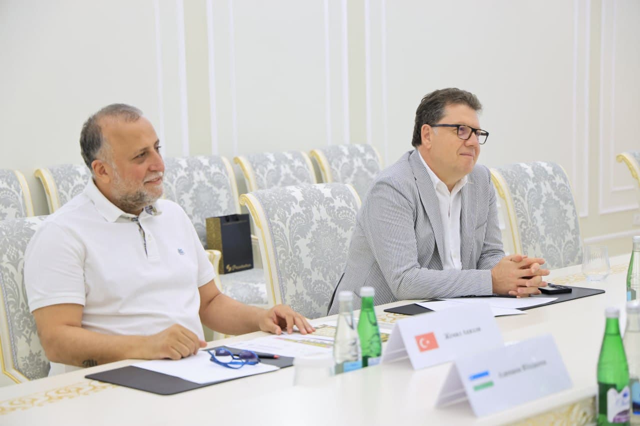 Regional Governor of Fergana Region Khayrullo Bozorov received Mehmet Alp Delimollaoğlu, head of the Turkish company “Terminal Yapı ve Ticaret Anonim Şirketi,” and Turkish investor Cemil Akıllı