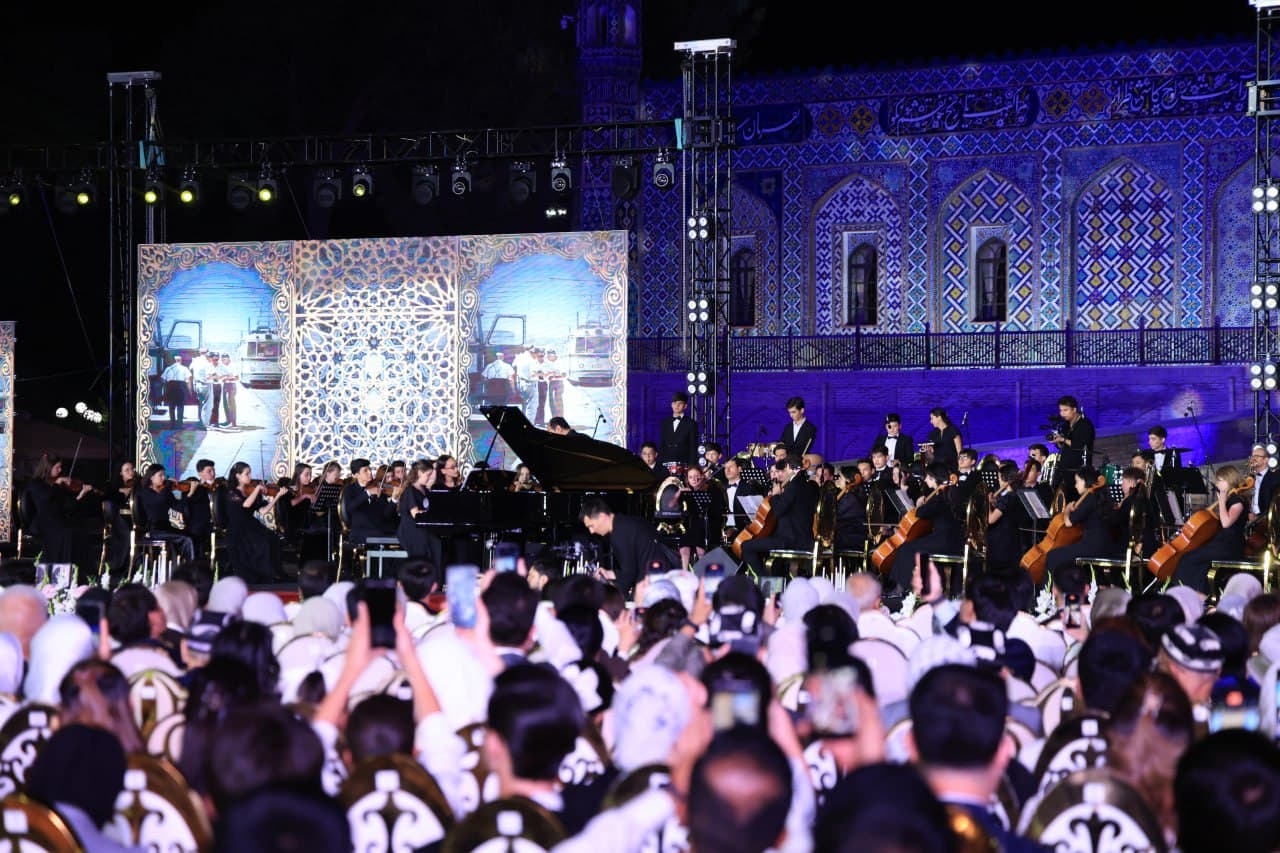 Classical and Contemporary Music Performed at Urda Square
