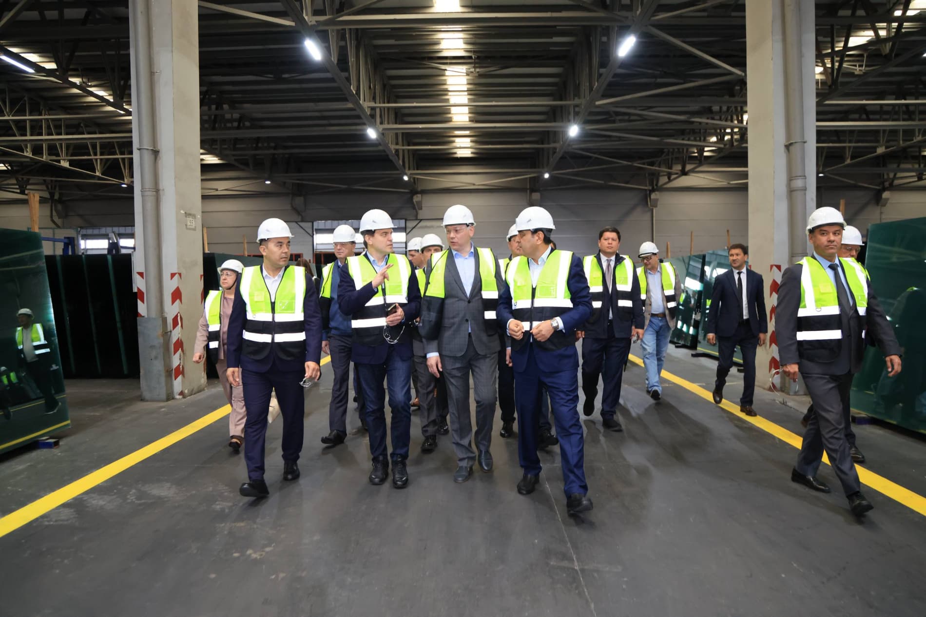 Delegations from Russian Regions Visit Kvarts JSC