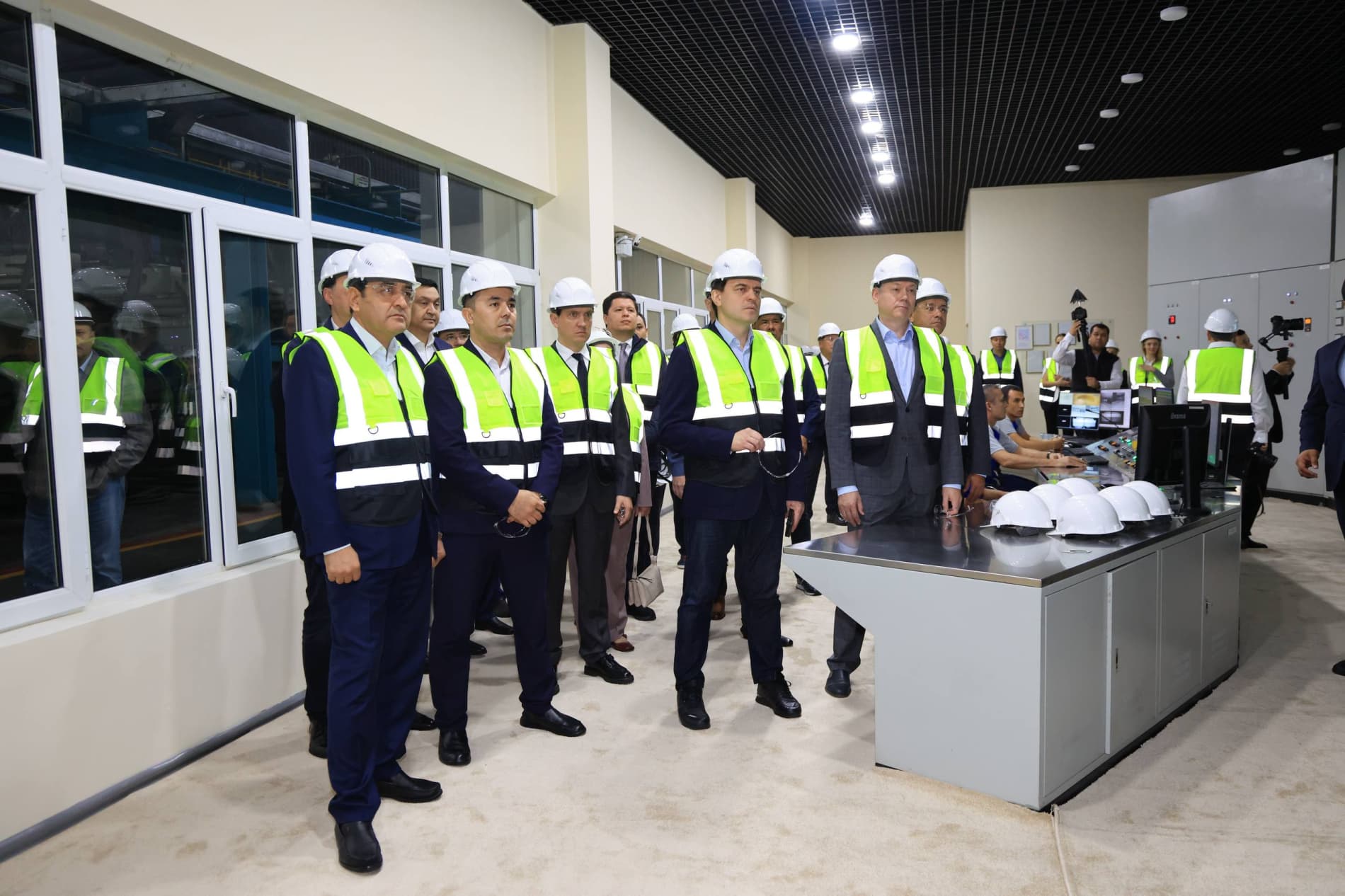 Delegations from Russian Regions Visit Kvarts JSC