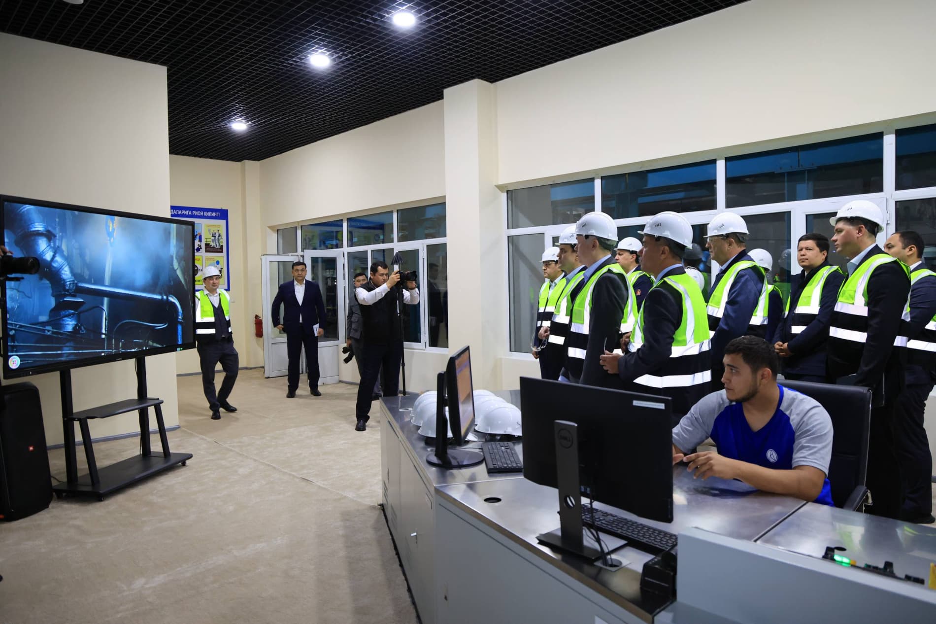 Delegations from Russian Regions Visit Kvarts JSC