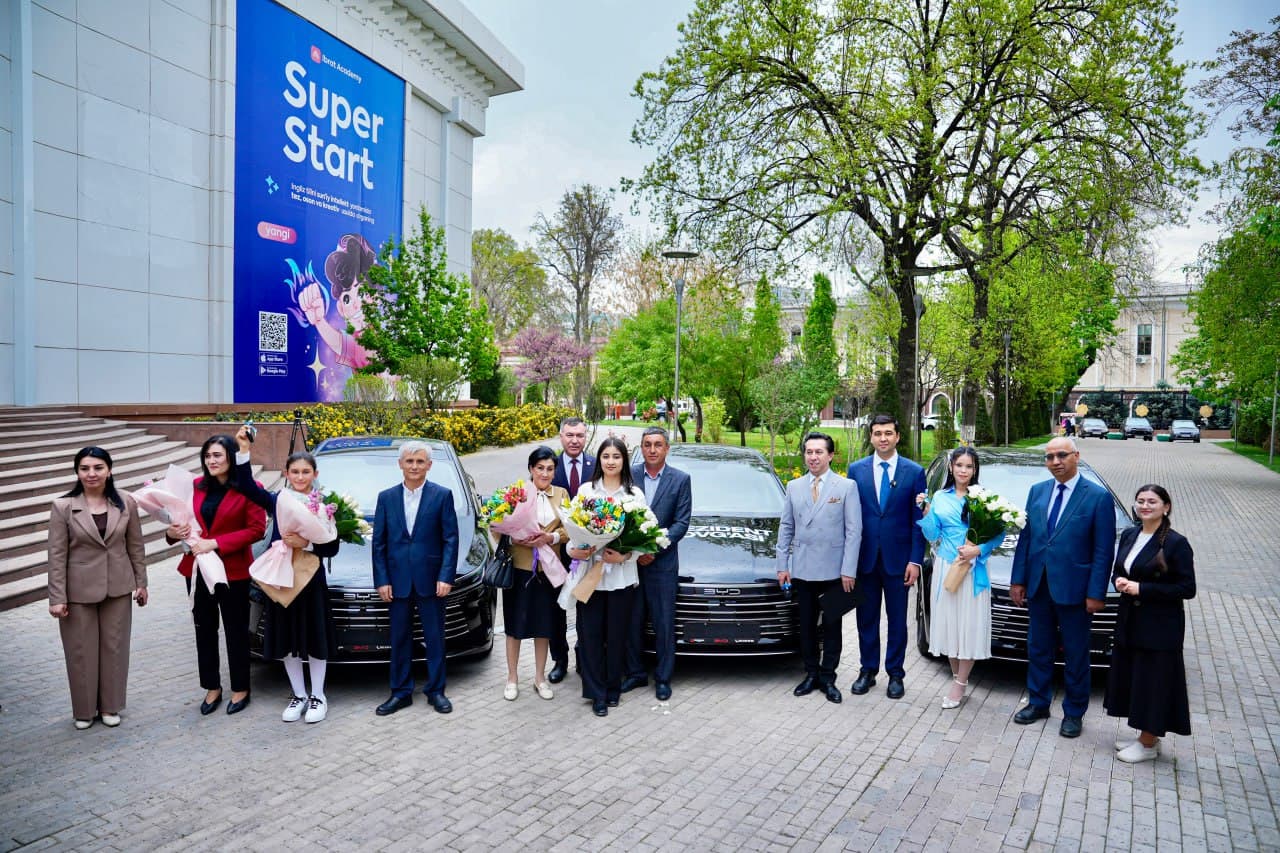 Yosh kitobxonlarga Prezident sovg‘asi - BYD Chazor elektromobillari topshirildi