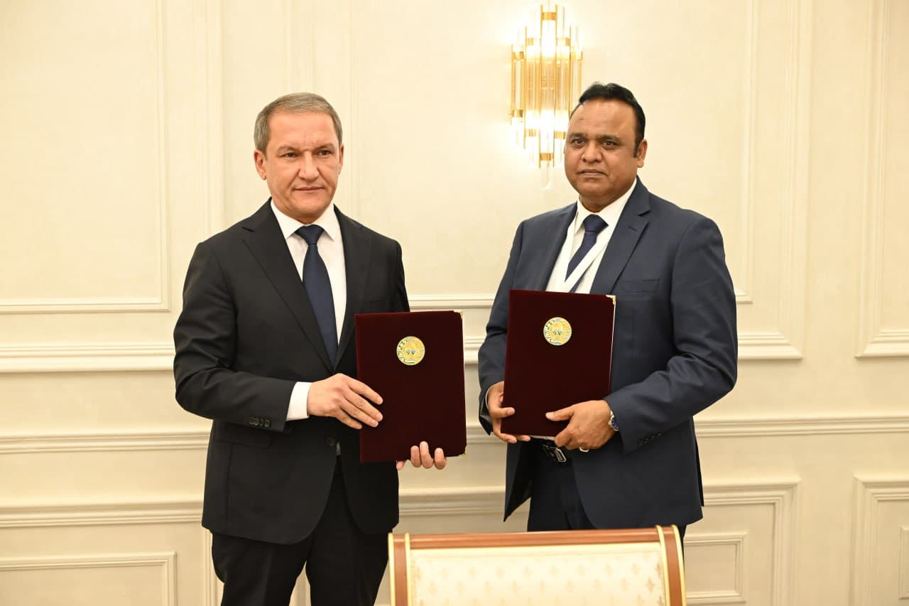 Xiva shahrida o‘tkazilgan xalqaro investitsiya forumi doirasida viloyat hokimi Jo‘rabek Raximov Avstraliyaning “Allayd Grin Ammoniya” kompaniyasi boshqaruvi raisi Alfred Benedikt boshchiligidagi delegatsiya vakillari bilan uchrashdi.