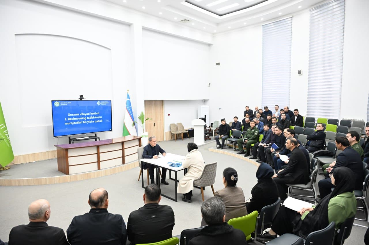 Urganch shahridagi IT-Park binosida viloyat hokimi Jo‘rabek Raximovning tadbirkorlar uchun navbatdagi qabuli o‘tkazildi.