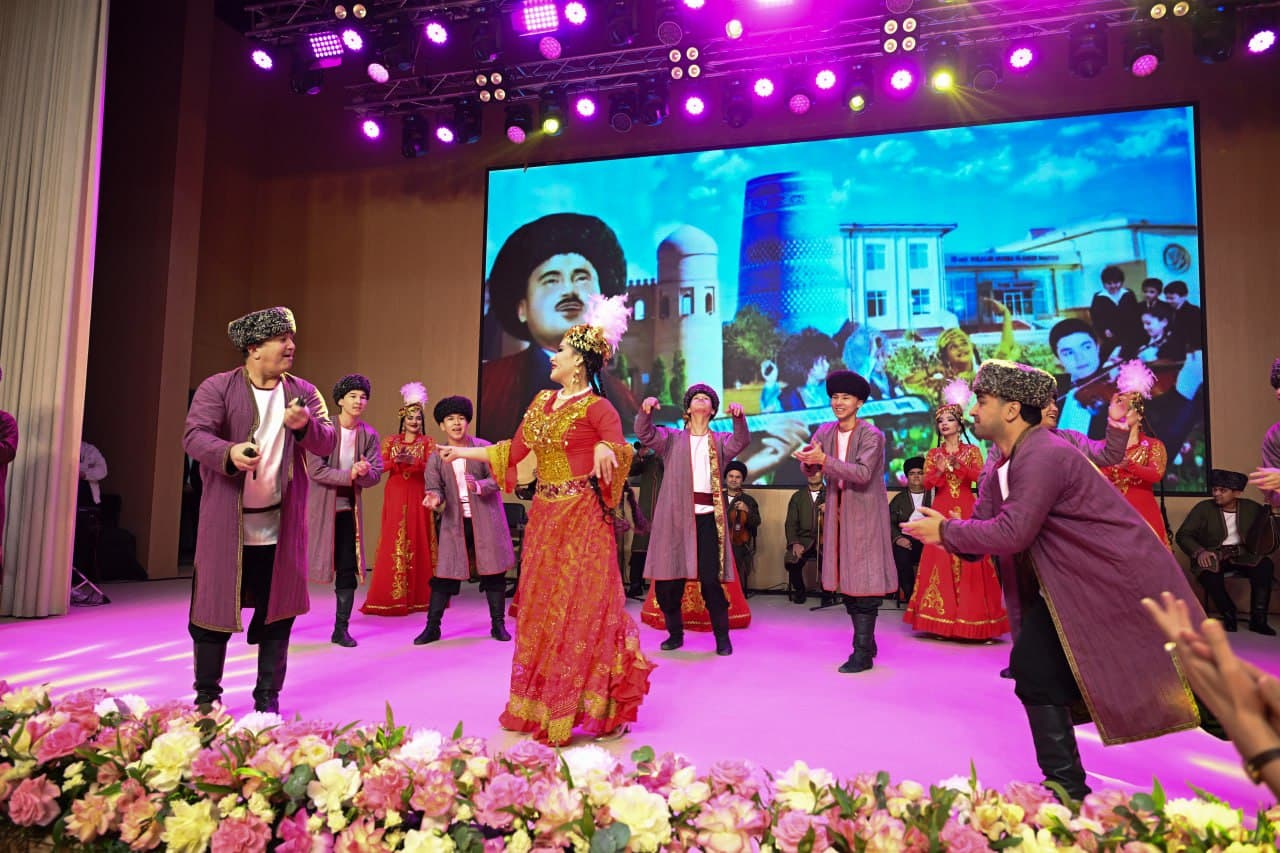 Qutlugʻ bayramlar arafasida Urganch shahrida zamonaviy madaniyat markazi binosi foydalanishga topshirildi.