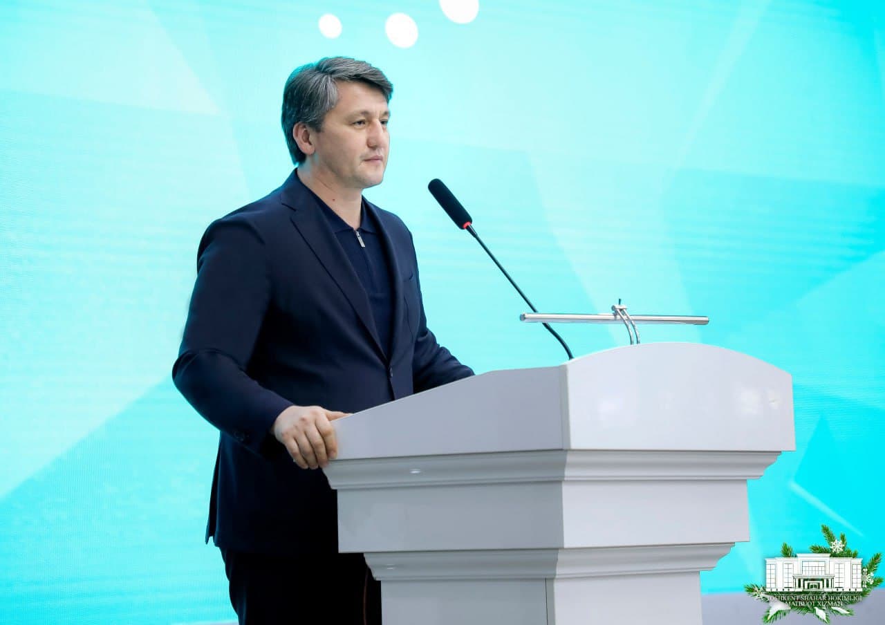 Today, in the meeting hall of the Tashkent State University of Economics, the Mayor of Tashkent Shavkat Umurzakov had a meeting with young people.