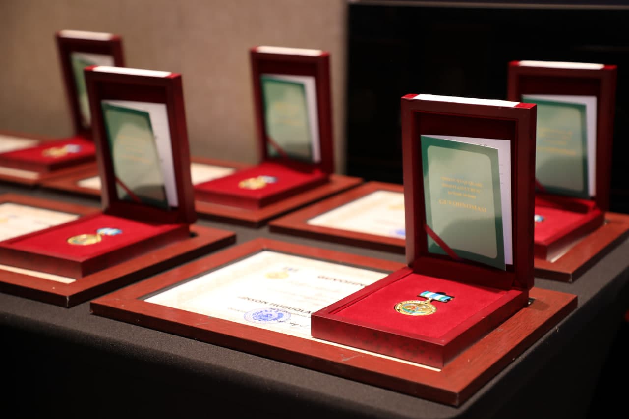 “Инсон ҳуқуқлари ҳимояси учун” кўкрак нишони тўғрисида маълумот