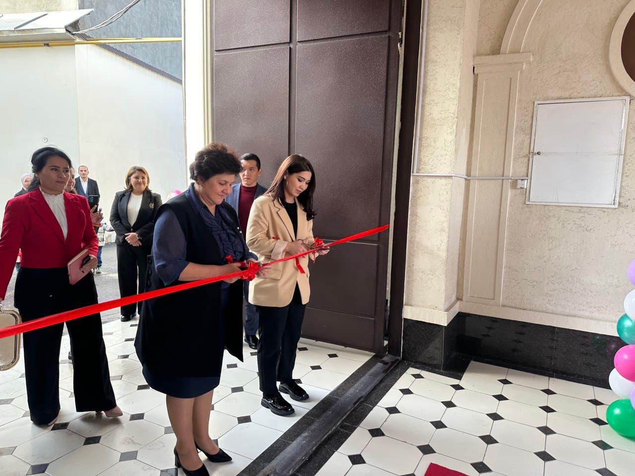 2024 йил — "Ёшлар ва бизнесни қўллаб-қувватлаш йили"нинг бошида Тошкент шаҳрида ёш тадбиркор Д. Назирова раҳбарлигида 100 ўринга мўлжалланган мактабгача таълим ташкилоти болажонлар учун ўз эшикларини очди.