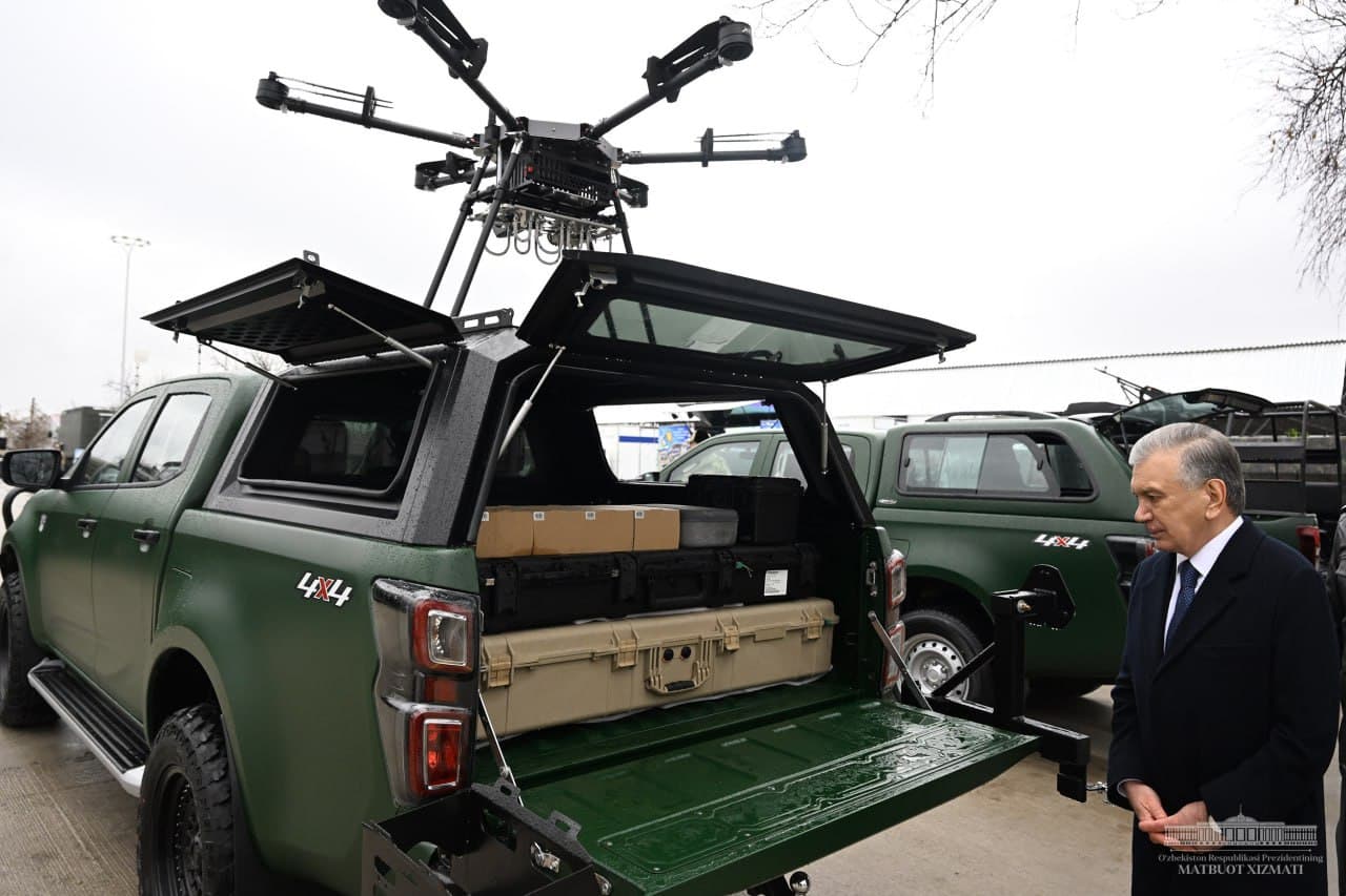 Президент Узбекистана ознакомился с мощностями оборонно-промышленного комплекса