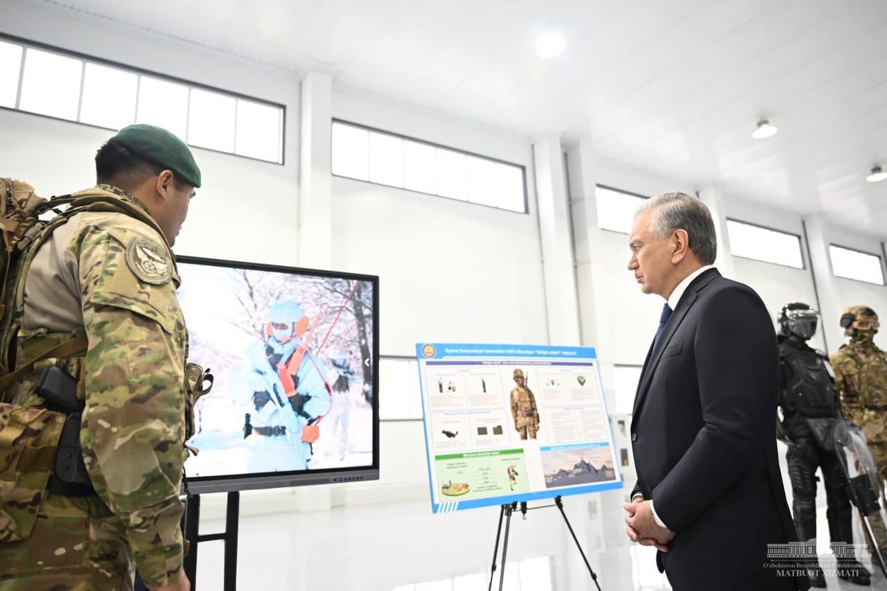Президент Узбекистана ознакомился с мощностями оборонно-промышленного комплекса