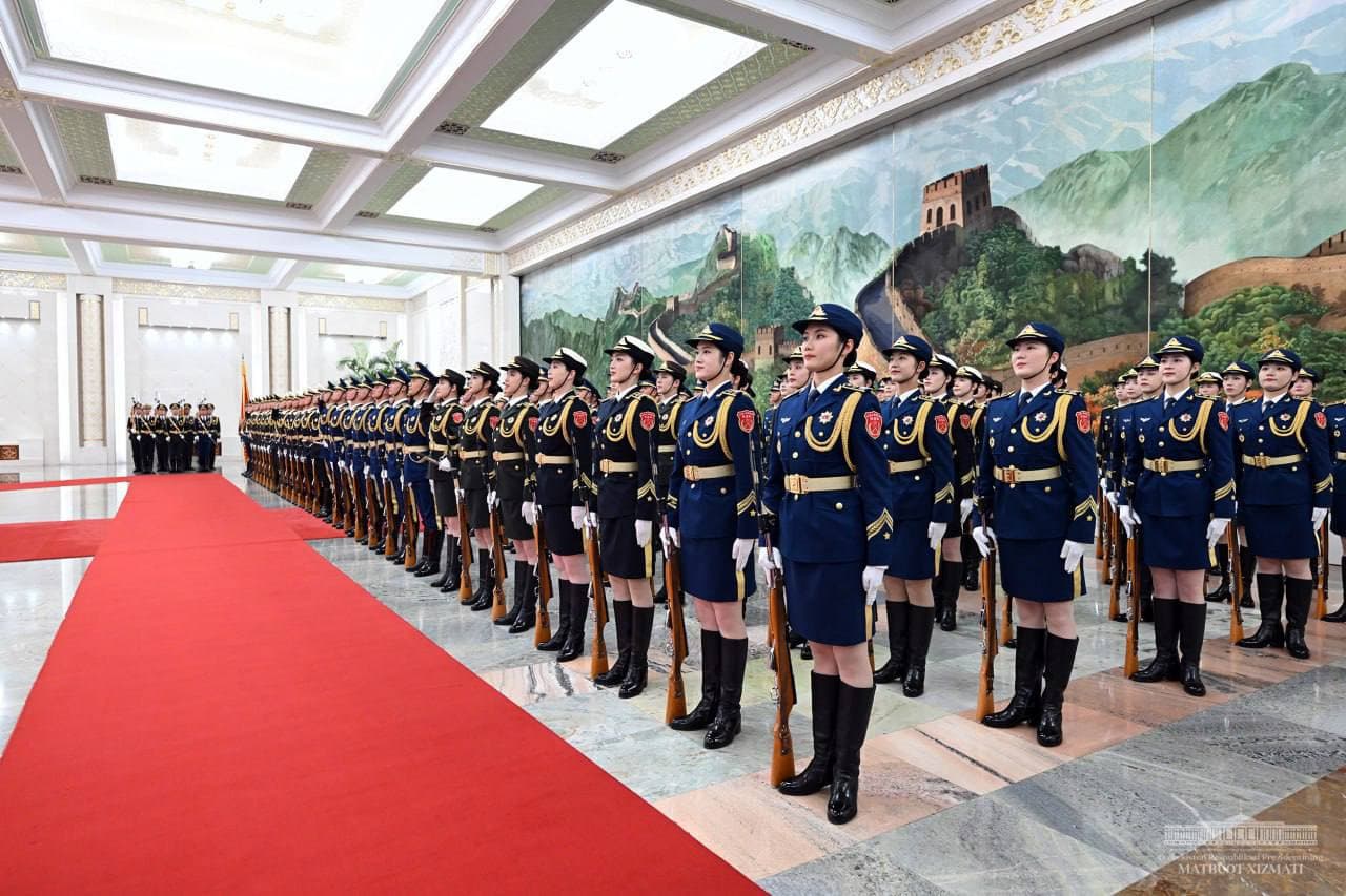 Ўзбекистон Президентини расмий кутиб олиш маросими бўлиб ўтди