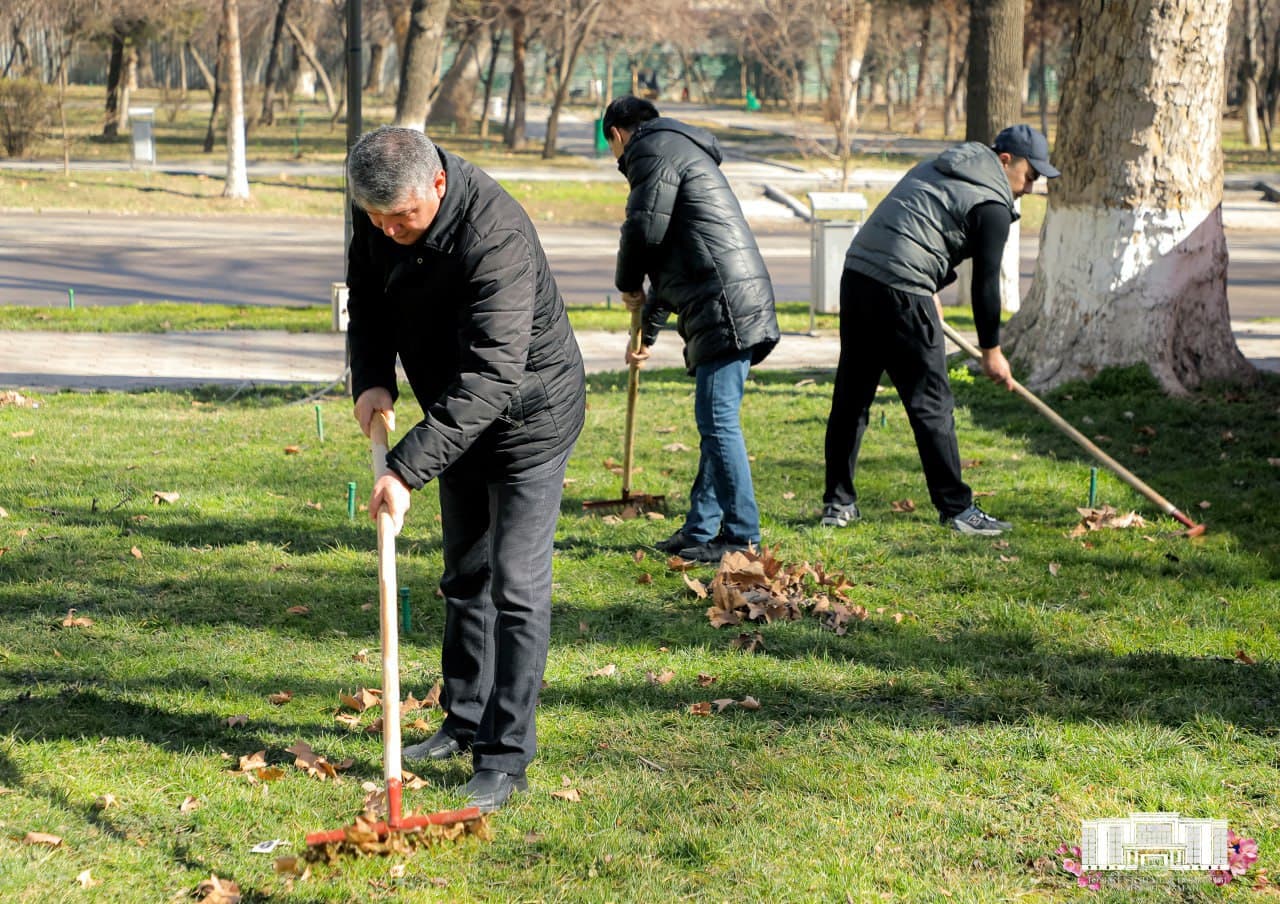 Сегодня, во всех регионах нашей страны проходит всенародный благотворительный хашар в целях подготовки к празднованию Навруза, а также благоустройства.
