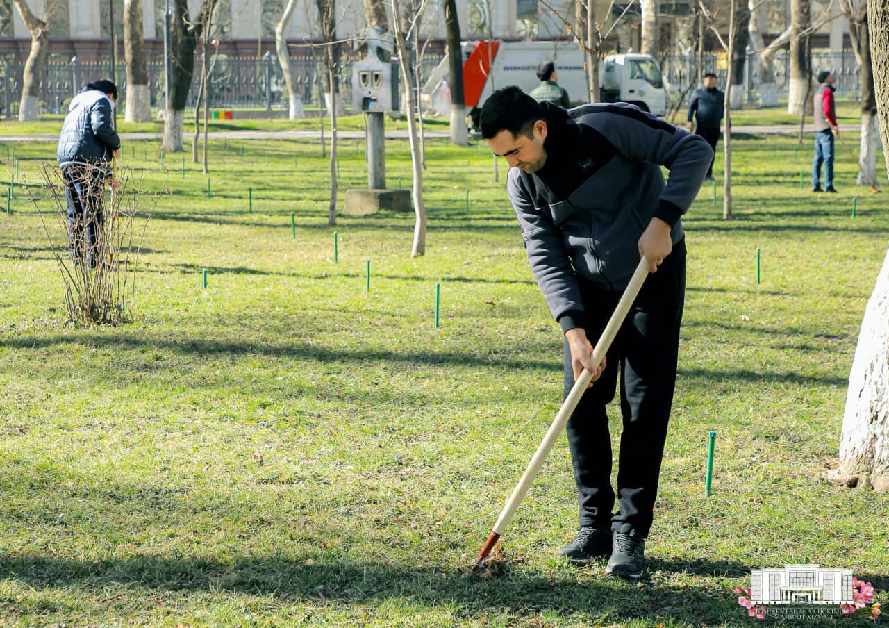Сегодня, во всех регионах нашей страны проходит всенародный благотворительный хашар в целях подготовки к празднованию Навруза, а также благоустройства.