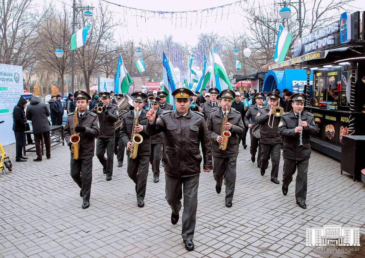 Poytaxtda "Konstitutsiya ko'chasi" ramziy darvozasi ochildi