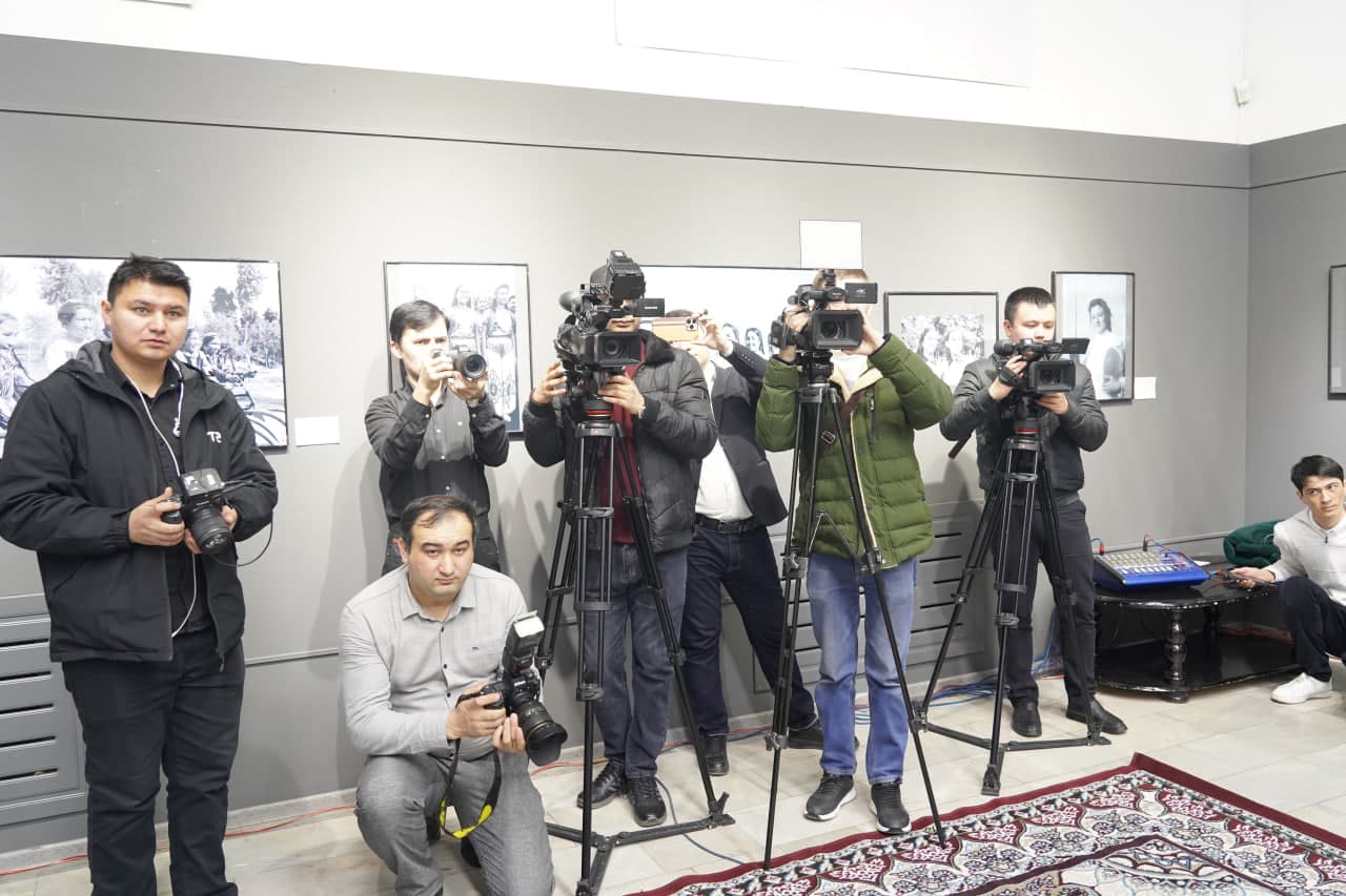 “O‘zbek ayoli - o‘tmish, nafosat, kelajak ramzi” nomli anʼanaviy IV Respublika fotoko‘rgazmasi tashkil etildi.