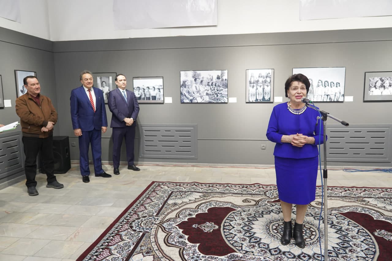 “O‘zbek ayoli - o‘tmish, nafosat, kelajak ramzi” nomli anʼanaviy IV Respublika fotoko‘rgazmasi tashkil etildi.