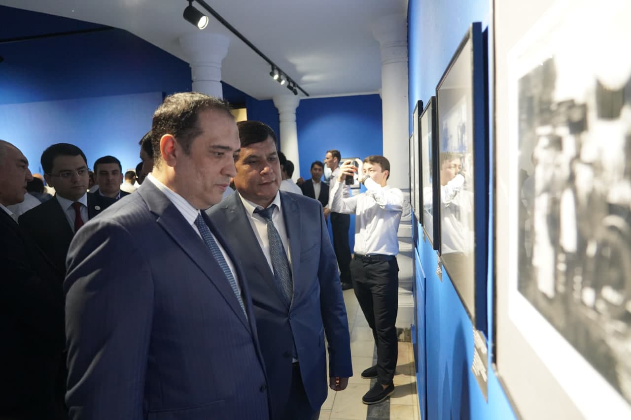 ‘‘Vatan uchun, millat uchun, xalq uchun!’’ shiori ostida "Yangi Oʼzbekistonni suratlarda kashf etamiz" nomli fotoko‘rgazma tashkil etildi